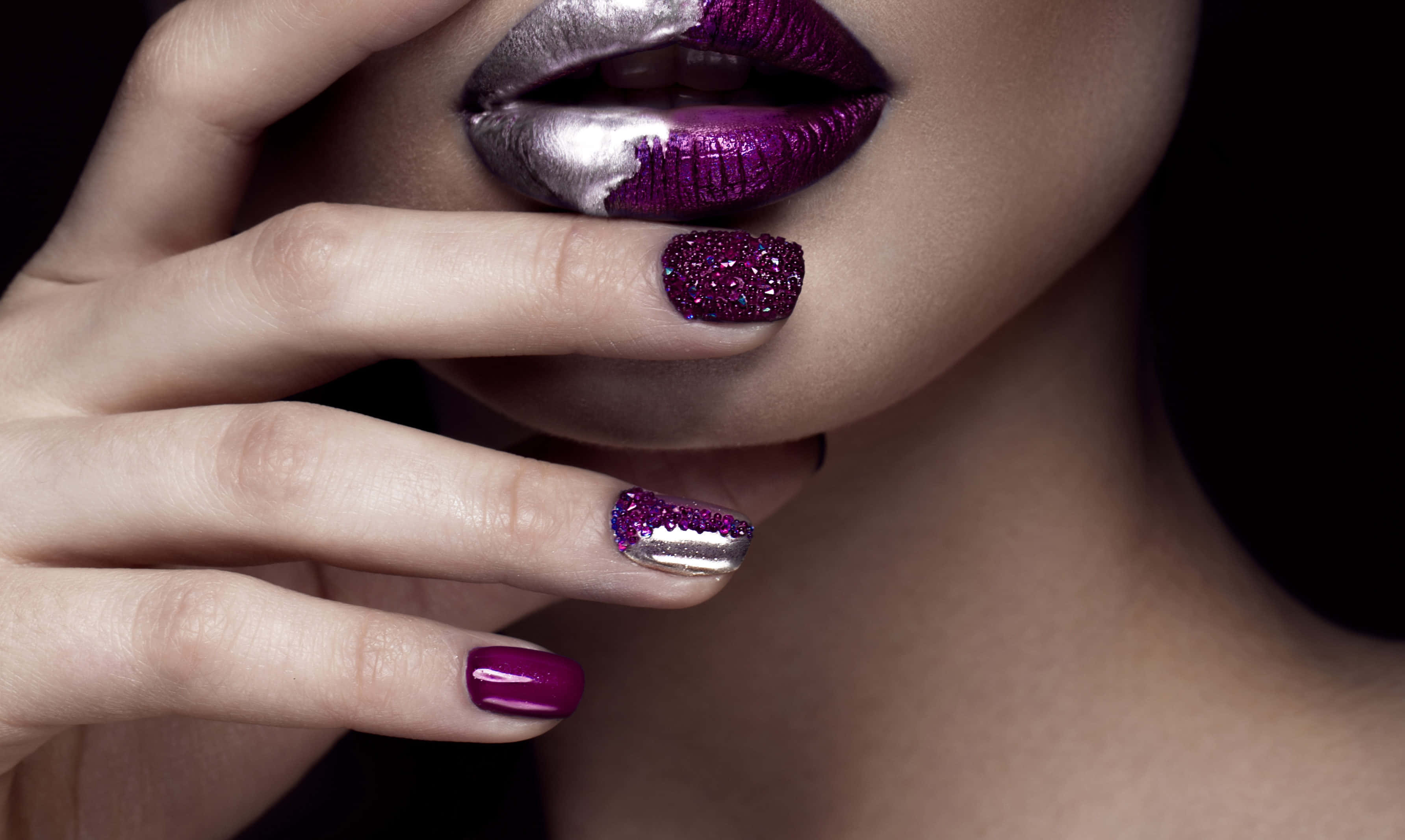Download Shades of purple lips! Wallpaper