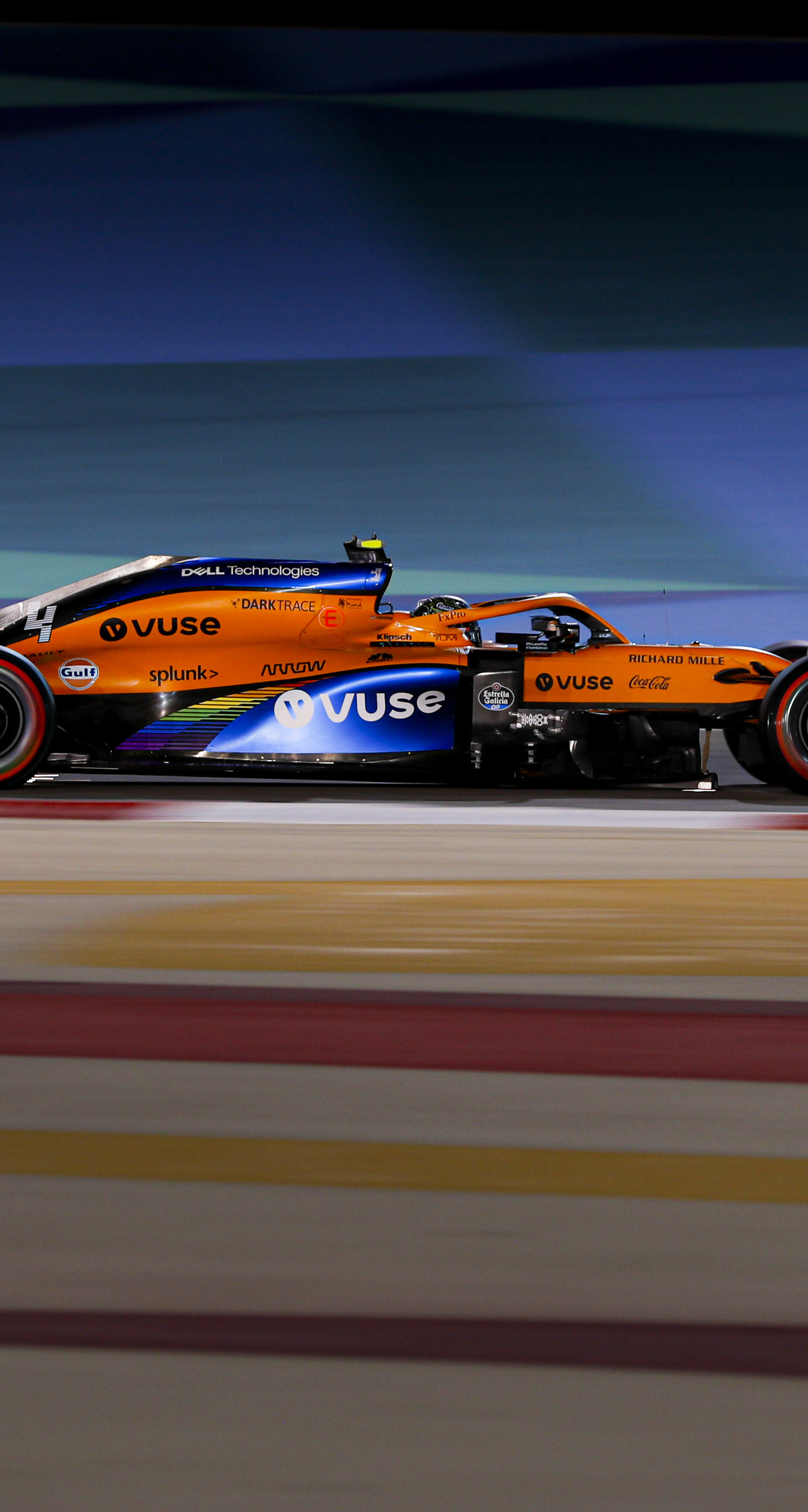 McLaren's a night race without some cool wallpaper, right? ✨