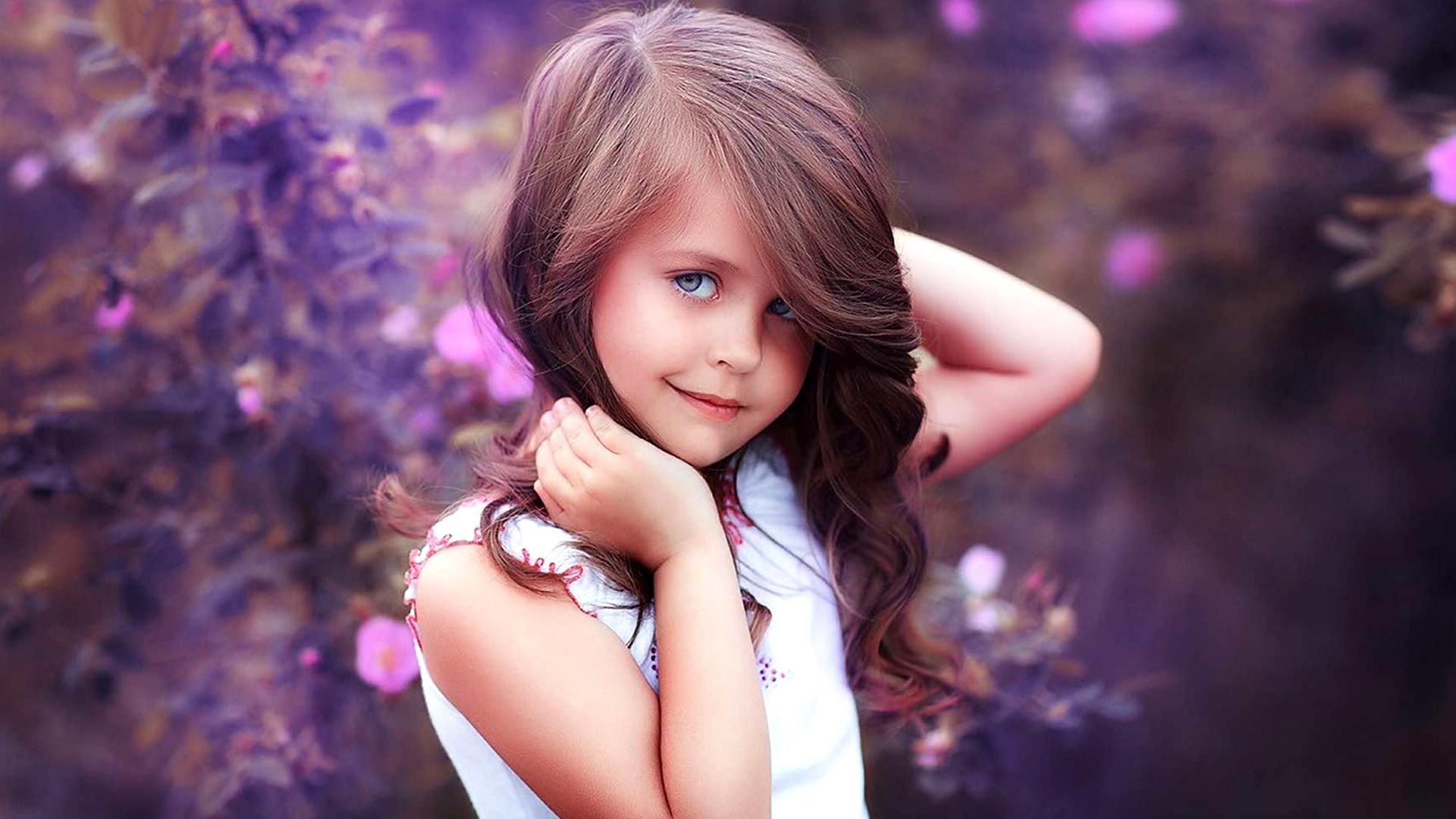 Cute pretty little girl Wallpaper Download