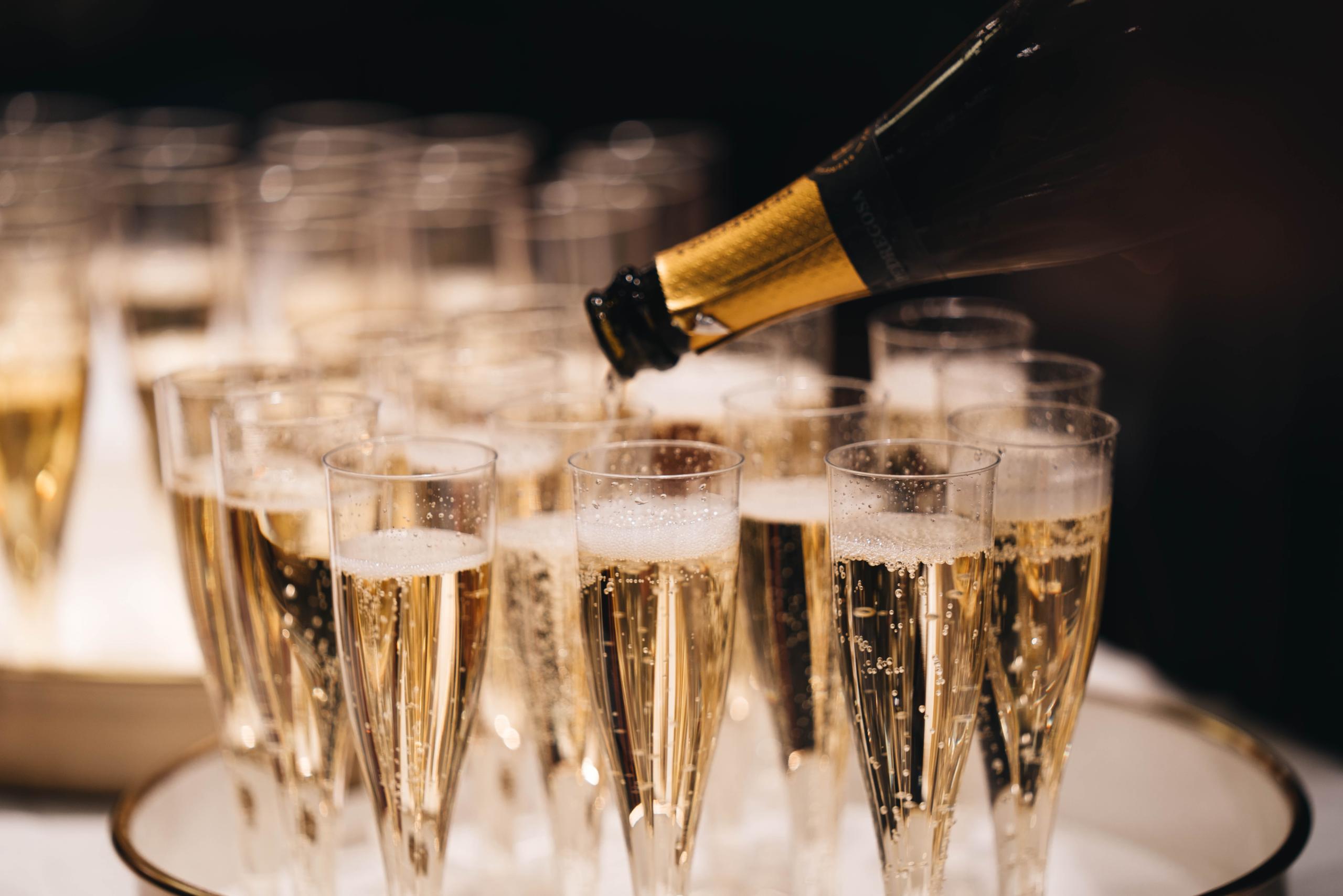 New Year's Eve 2024 in Chicago. Find Ways to Celebrate