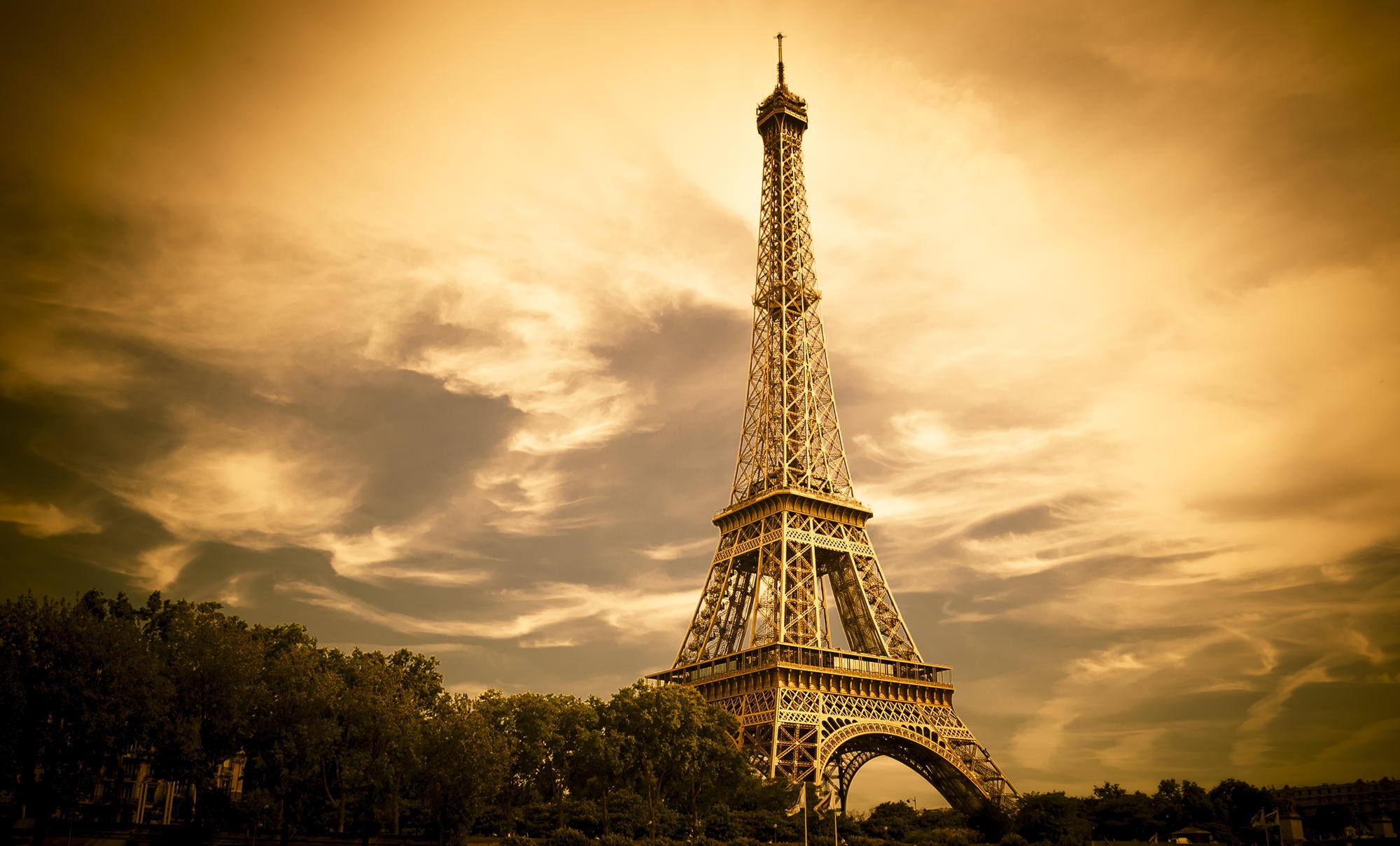 Eiffel Tower HD Wallpaper