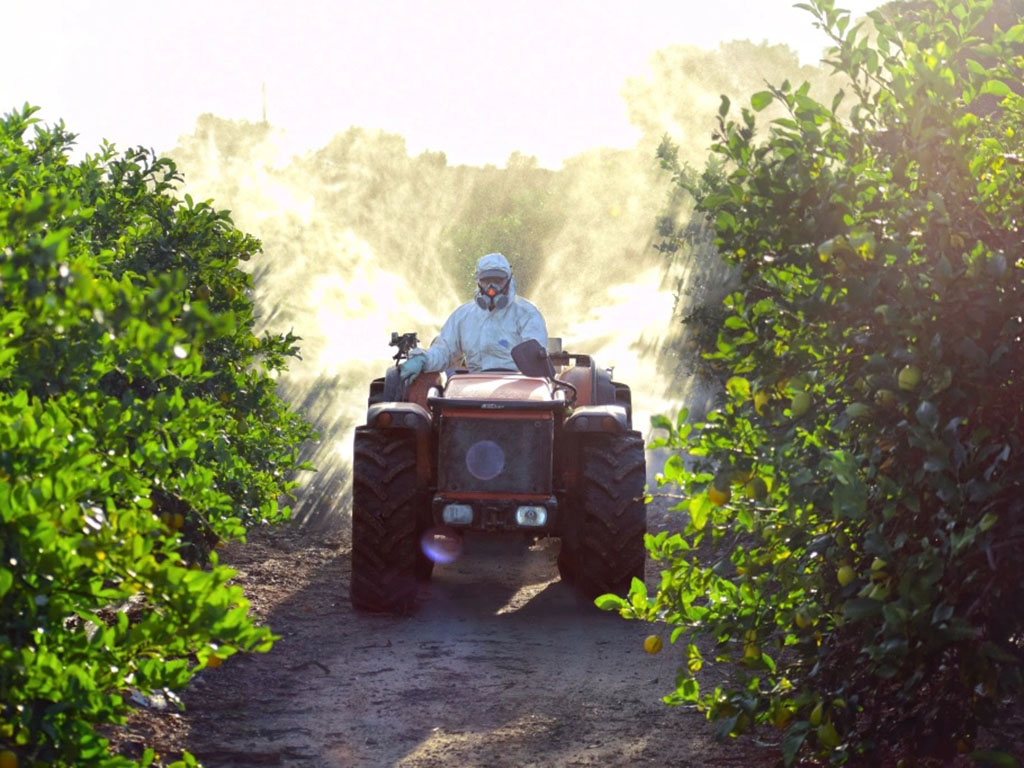 Farmers use $60 billion of pesticides each year. 2 MIT scientists have developed a new technology that could cut that number in half. MIT Department of Mechanical Engineering