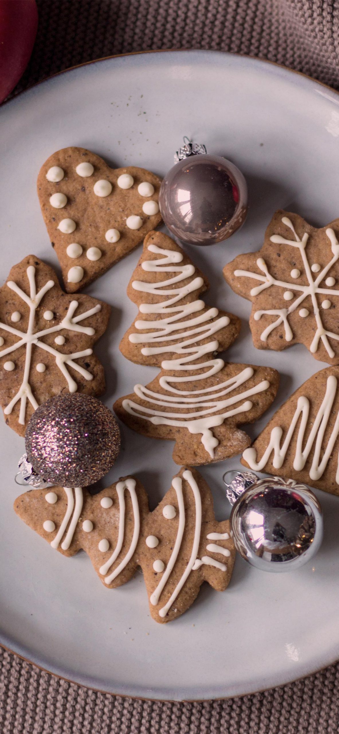 Beautiful iPhone 13 Pro Max Christmas Wallpaper & Background 2021