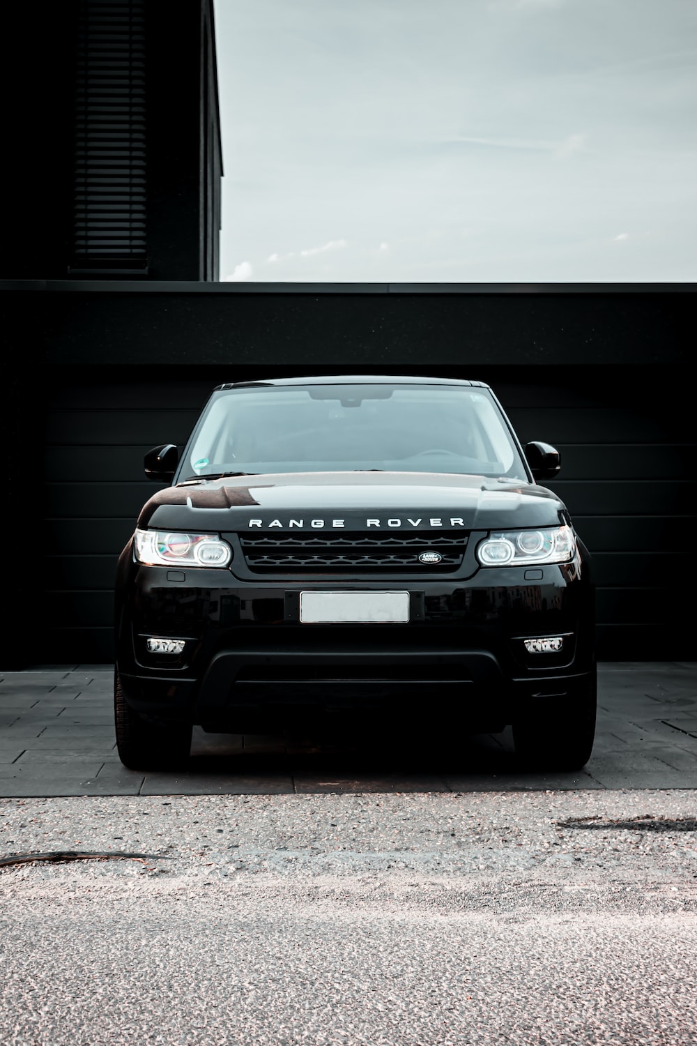 Black Land Rover Range Rover photo