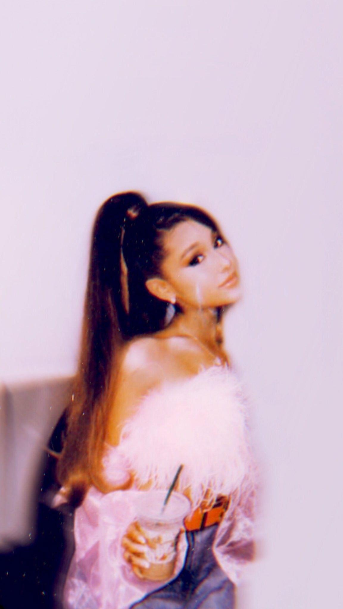 Ariana Grande 2017 iPhone Wallpaper Free Ariana Grande 2017 iPhone Background