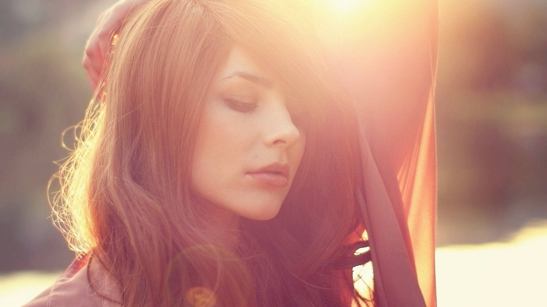 Download Sunshine Girl Wallpaper