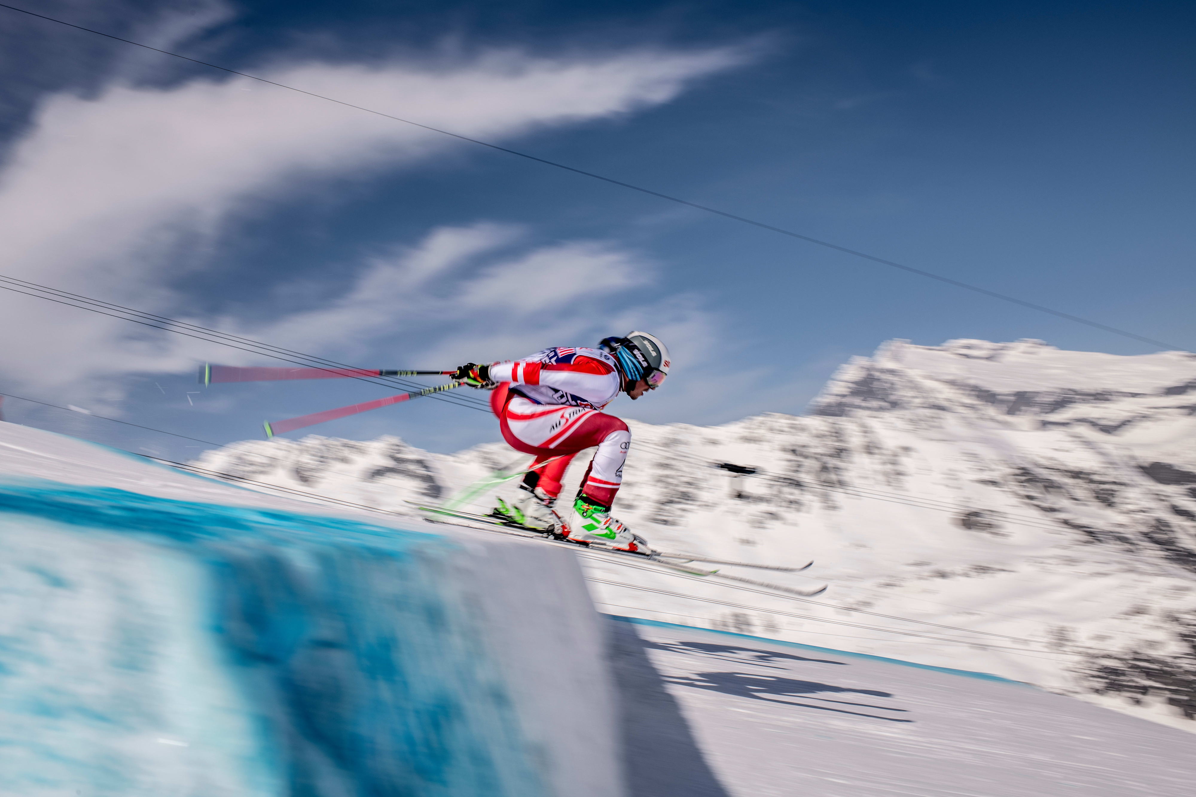 Skiing HD Wallpaper and Background