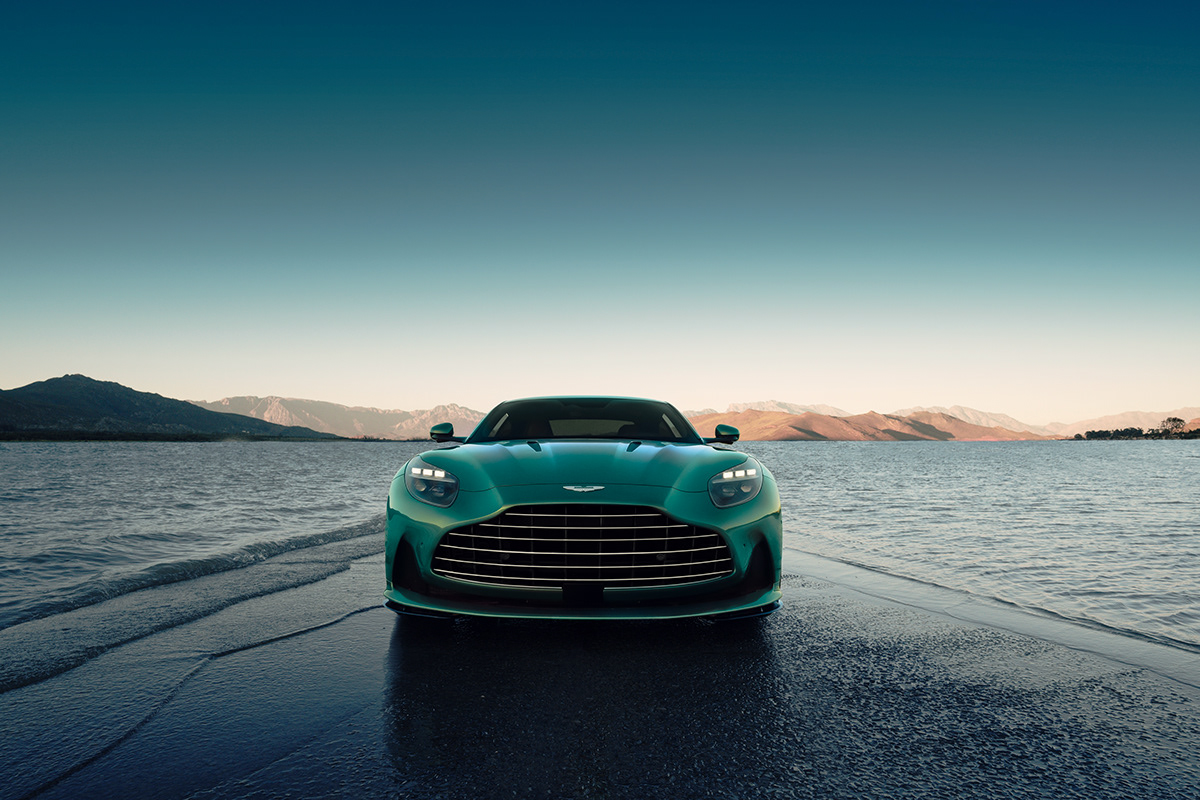 SUPER TOURER MARTIN DB12