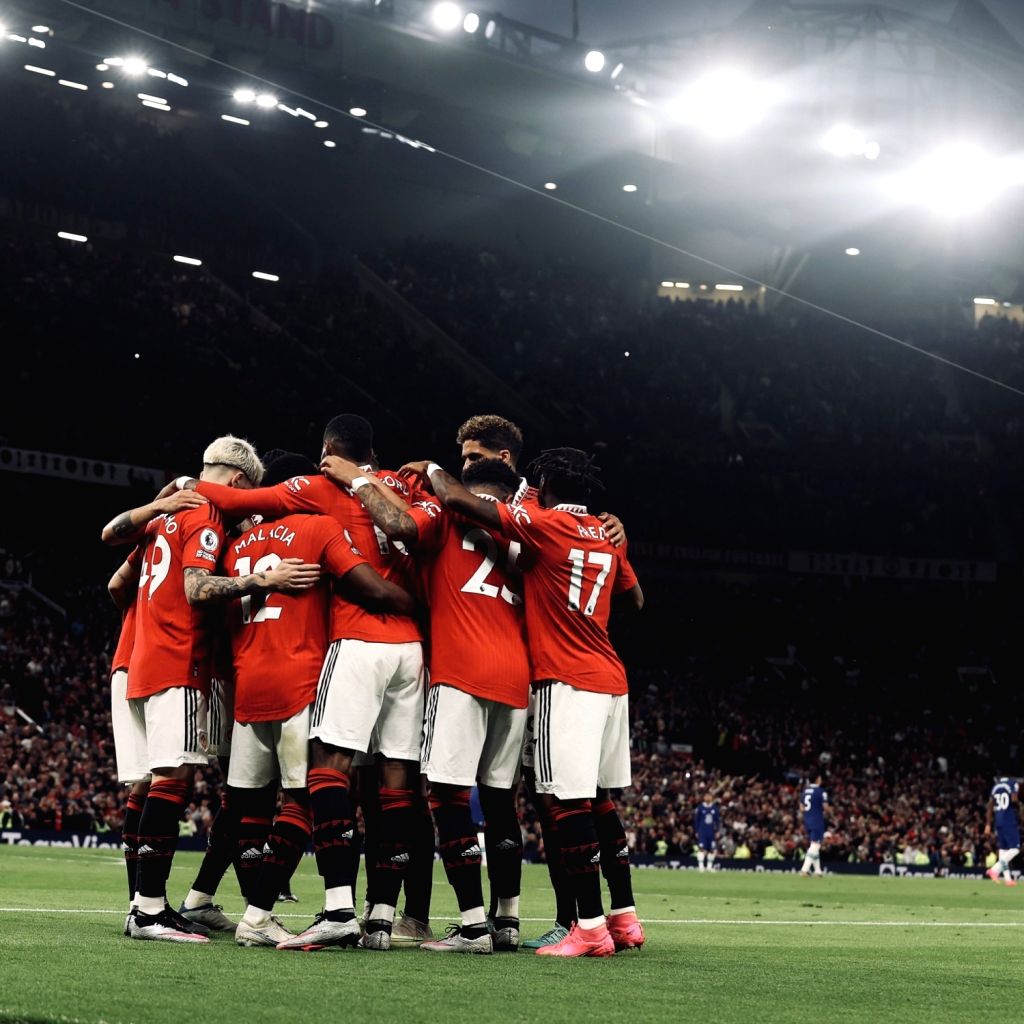 Manchester United Thumps Chelsea 4 1 To