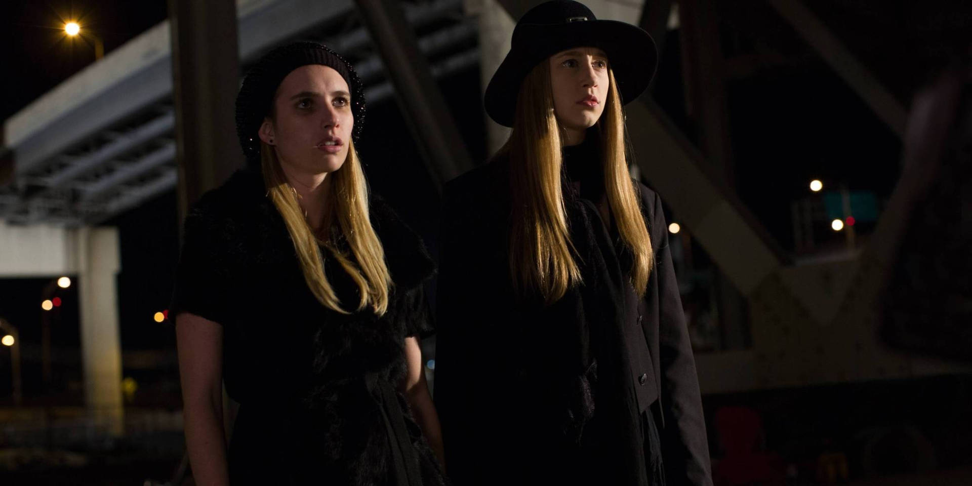 Download American Horror Story Taissa And Emma Wallpaper
