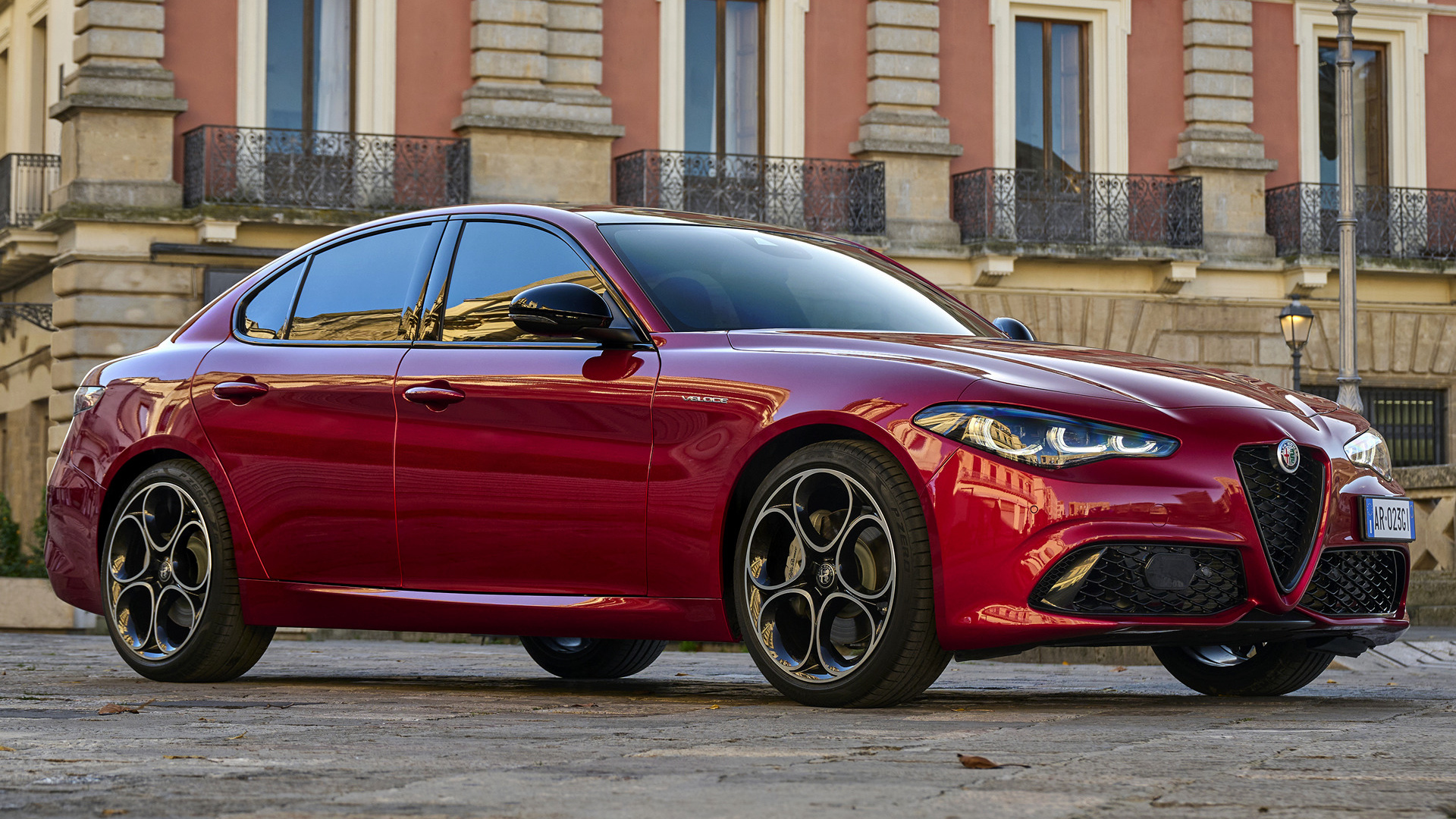 2023 Alfa Romeo Giulia Veloce and HD Image