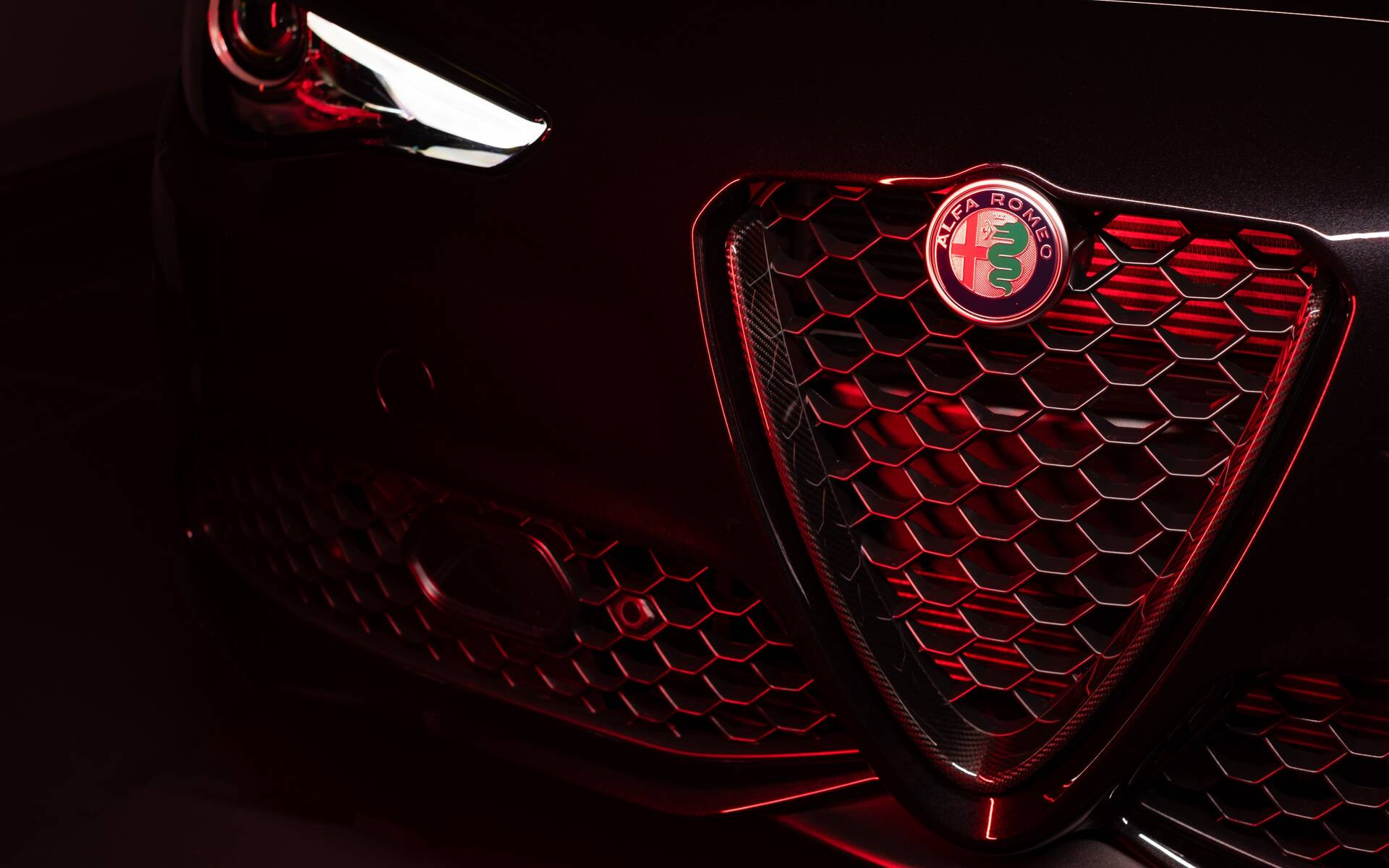 2023 Alfa Romeo Giulia Estrema Information