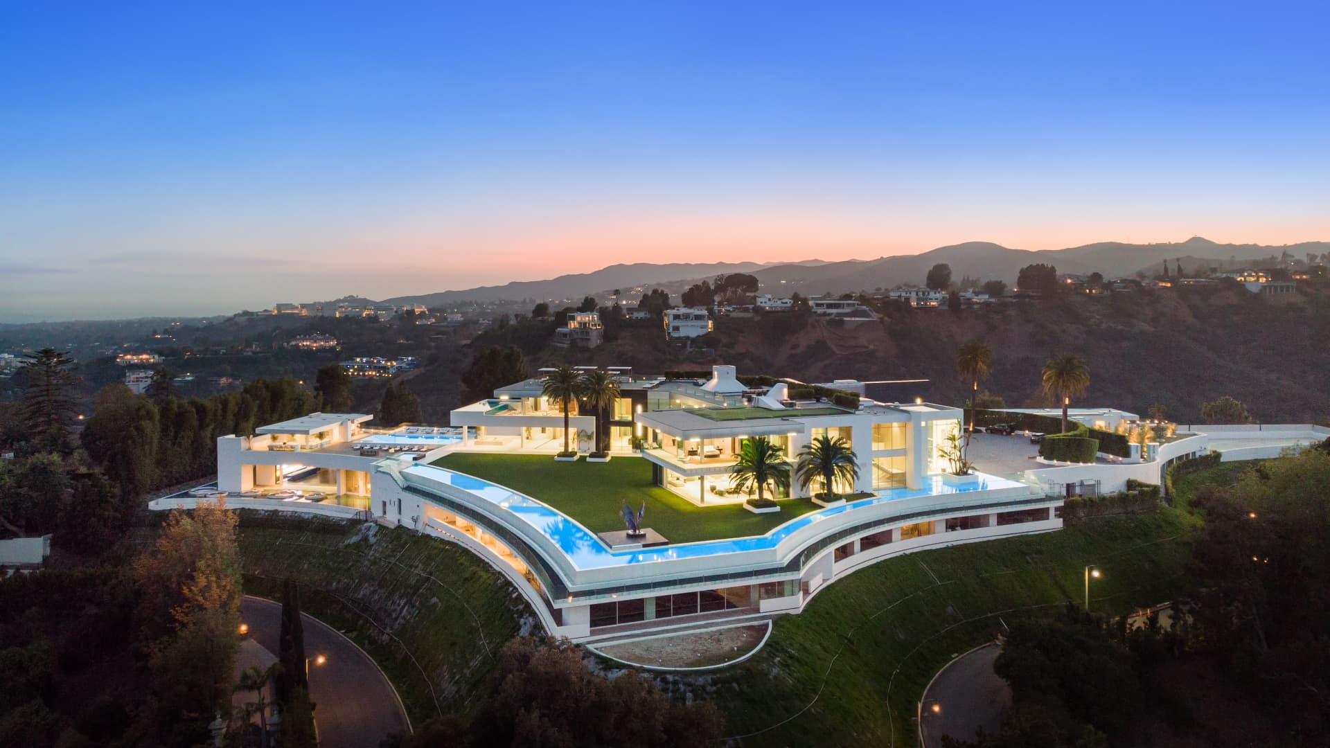 Most expensive home in America lists for $295 million, may head to auction