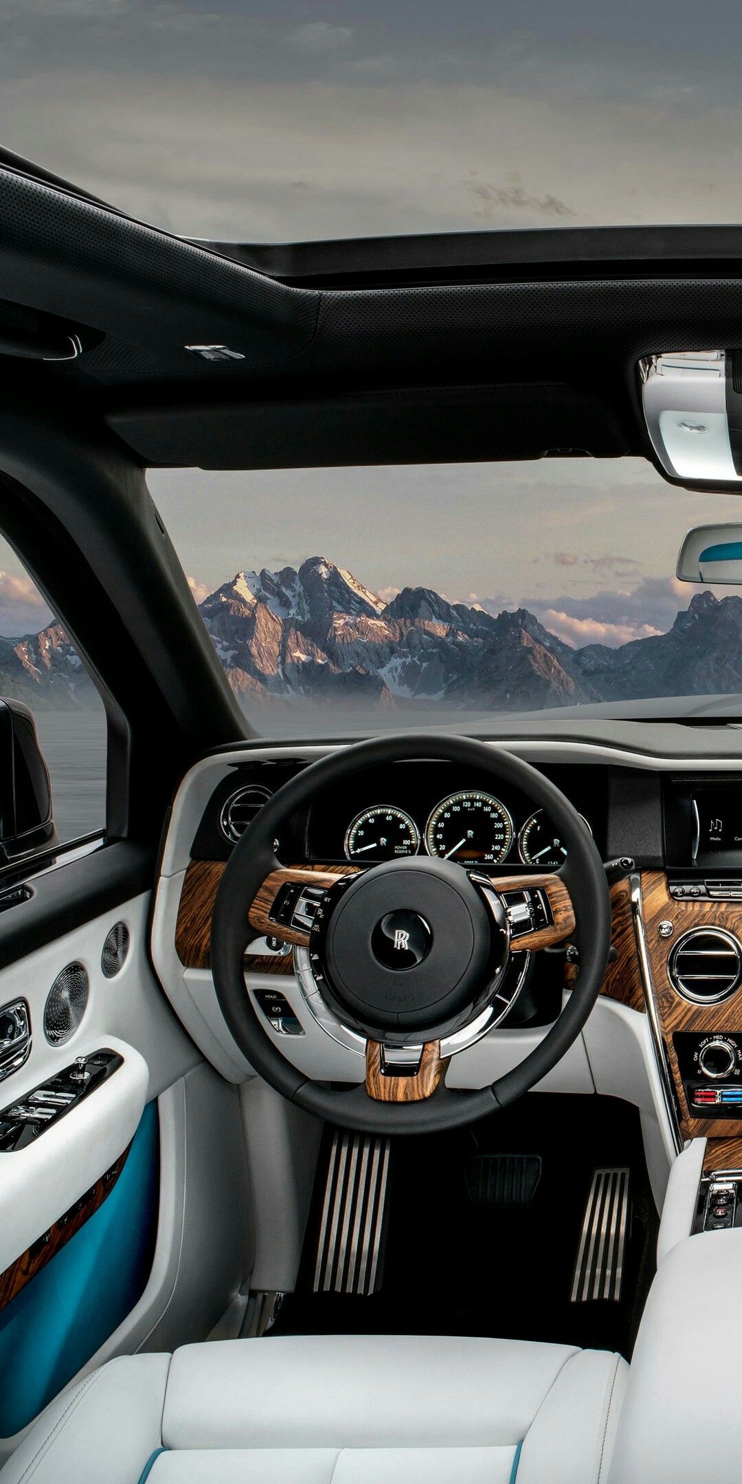 Rolls Royce Cullinan Innenraum. Роскошный автомобиль, Роскошные автомобили, Ройс