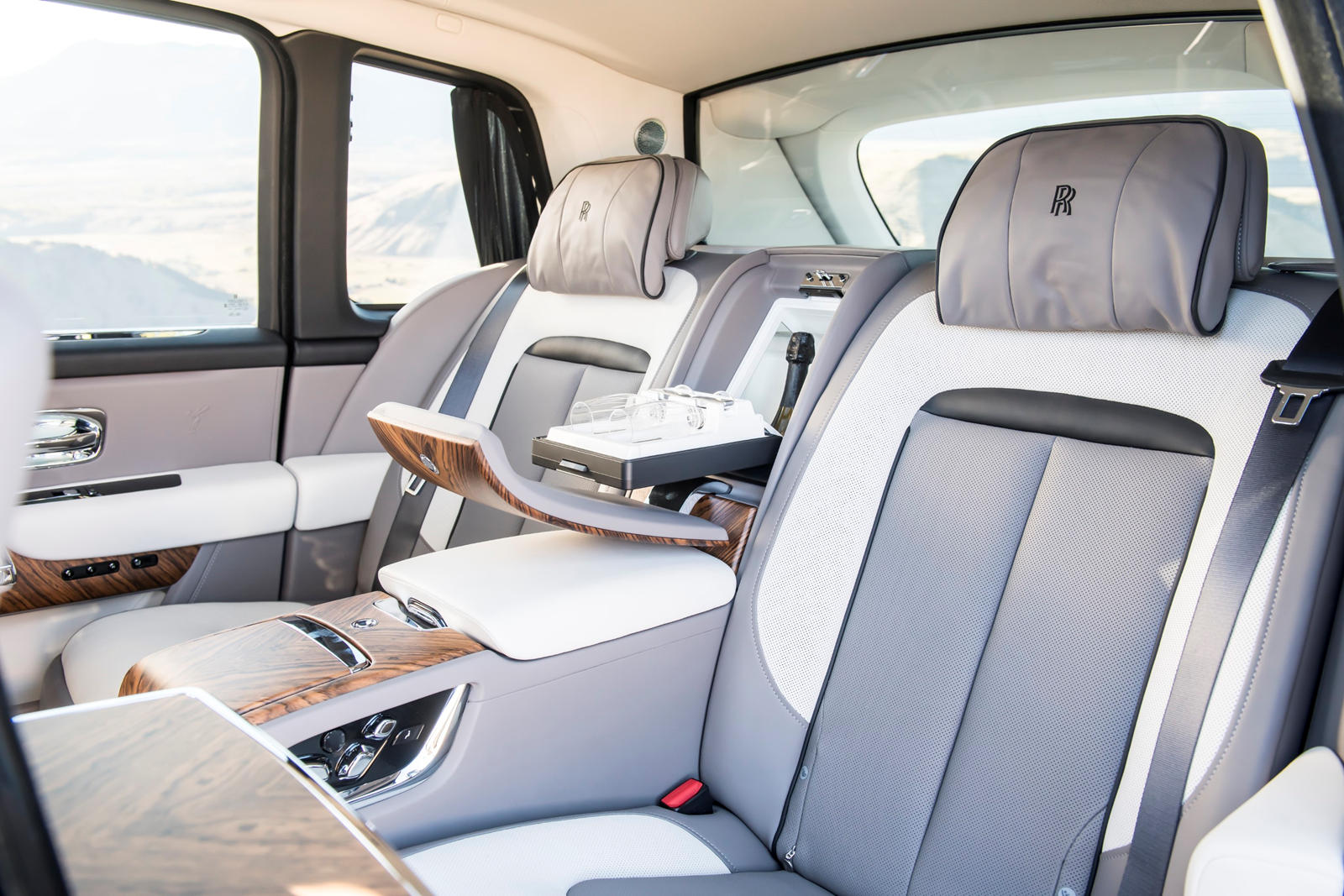 2022 Rolls Royce Cullinan Interior Photo
