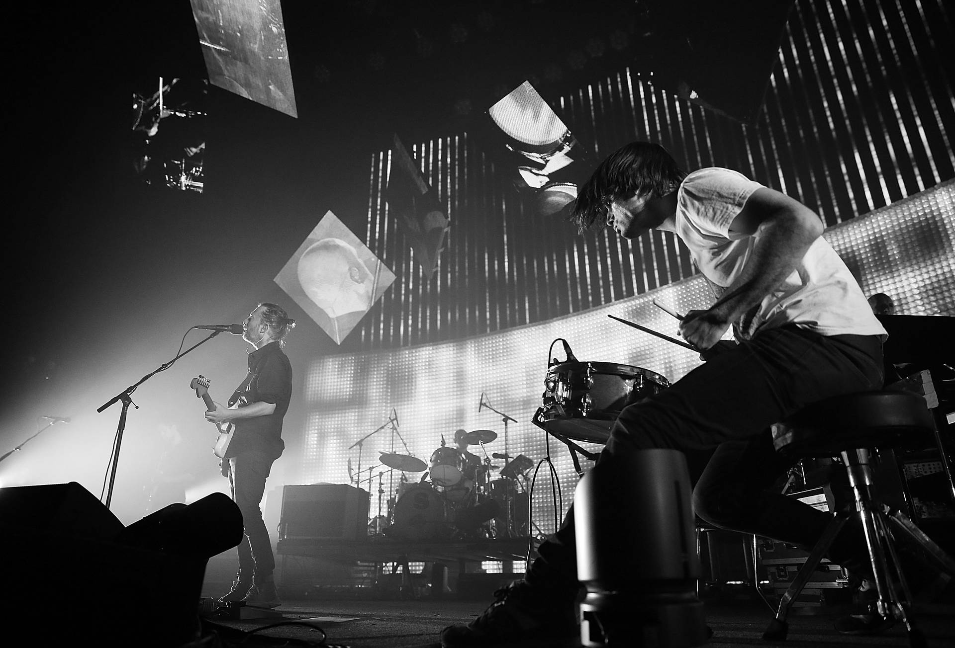 Download Radiohead Black And White Live Performance Wallpaper
