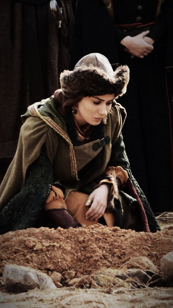 Turna Hatun. Winter hats, Fashion, Newsboy