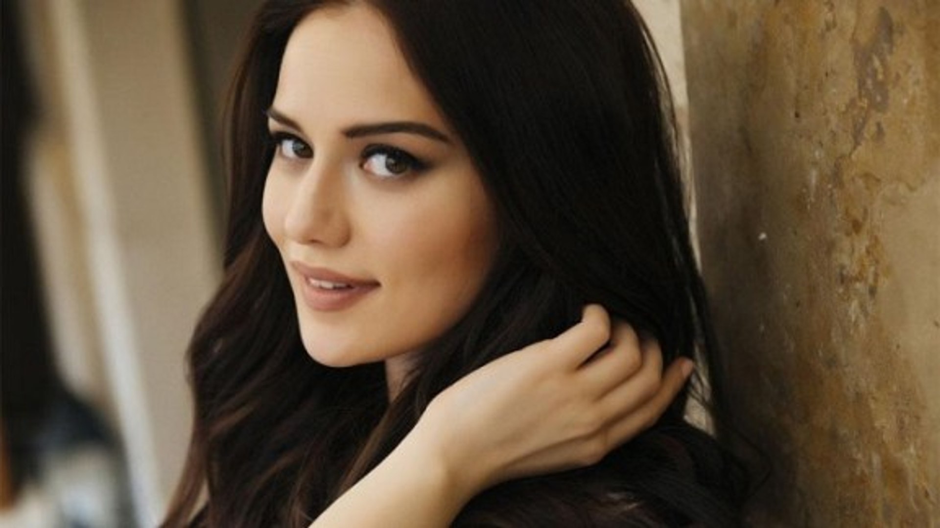Fahriye Evcen Özçivit Beautiful Photo Collection Turkish Actress and Model Fahriye
