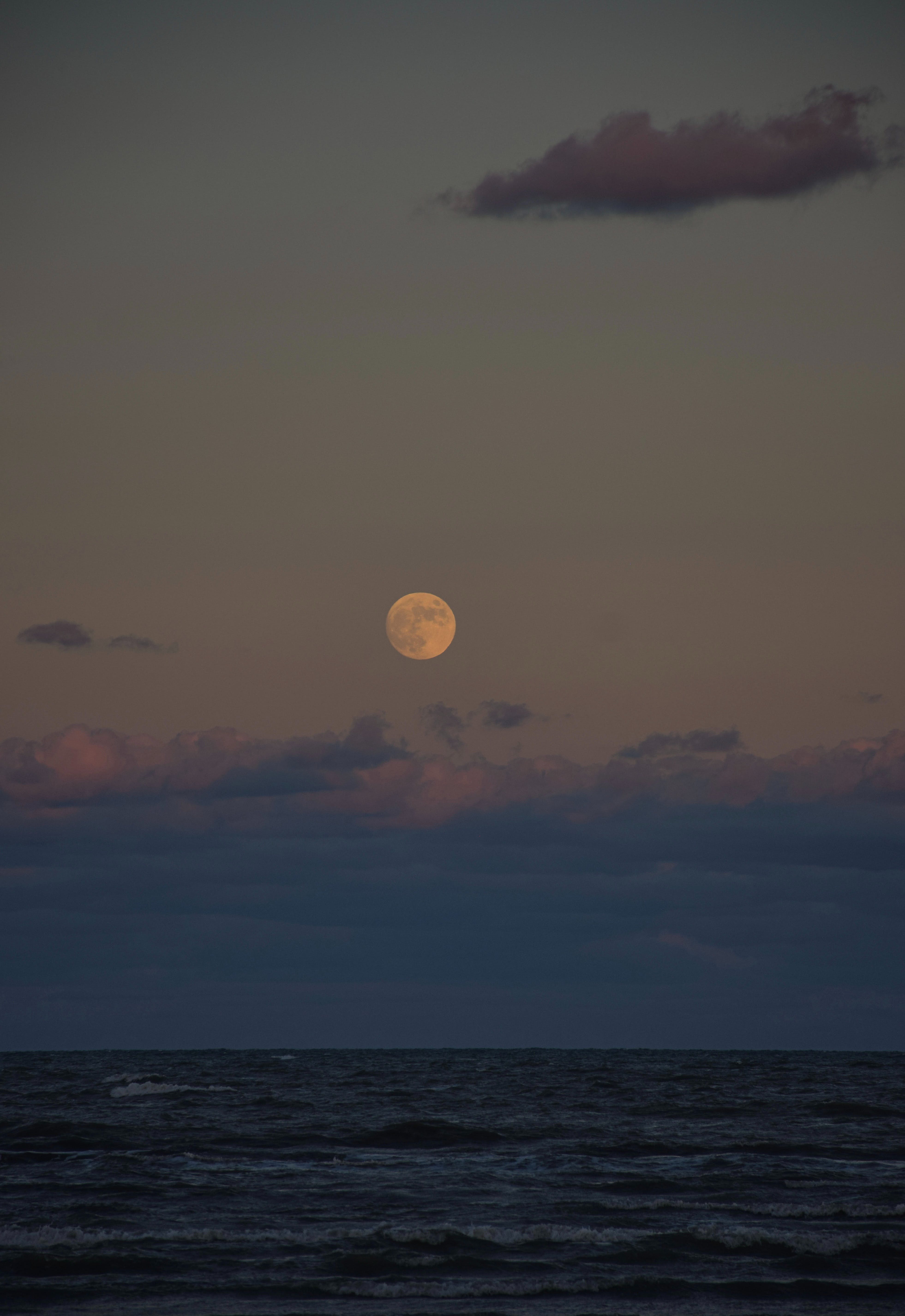 Full Moon On The Sea Photo, Download The BEST Free Full Moon On The Sea & HD Image