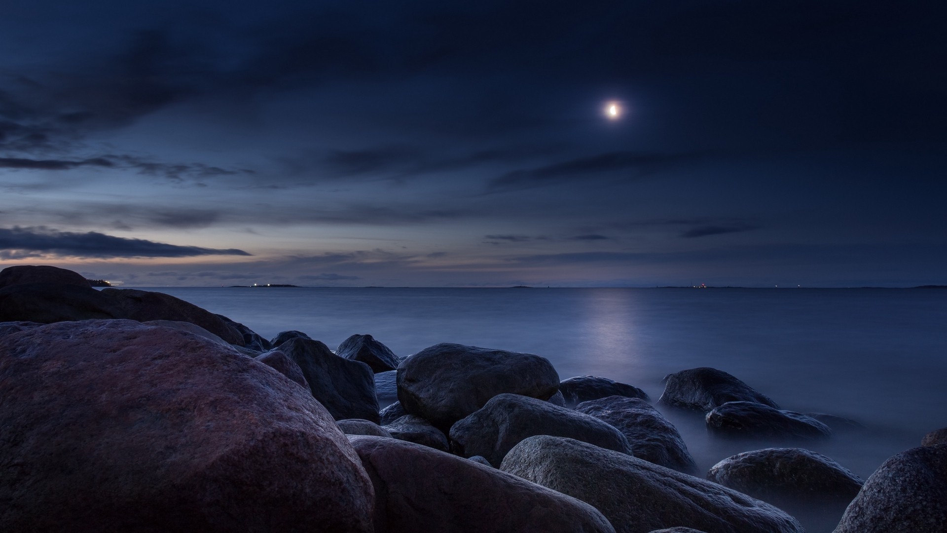 Stones, sea, night, moon, light. picture, photo, desktop wallpaper