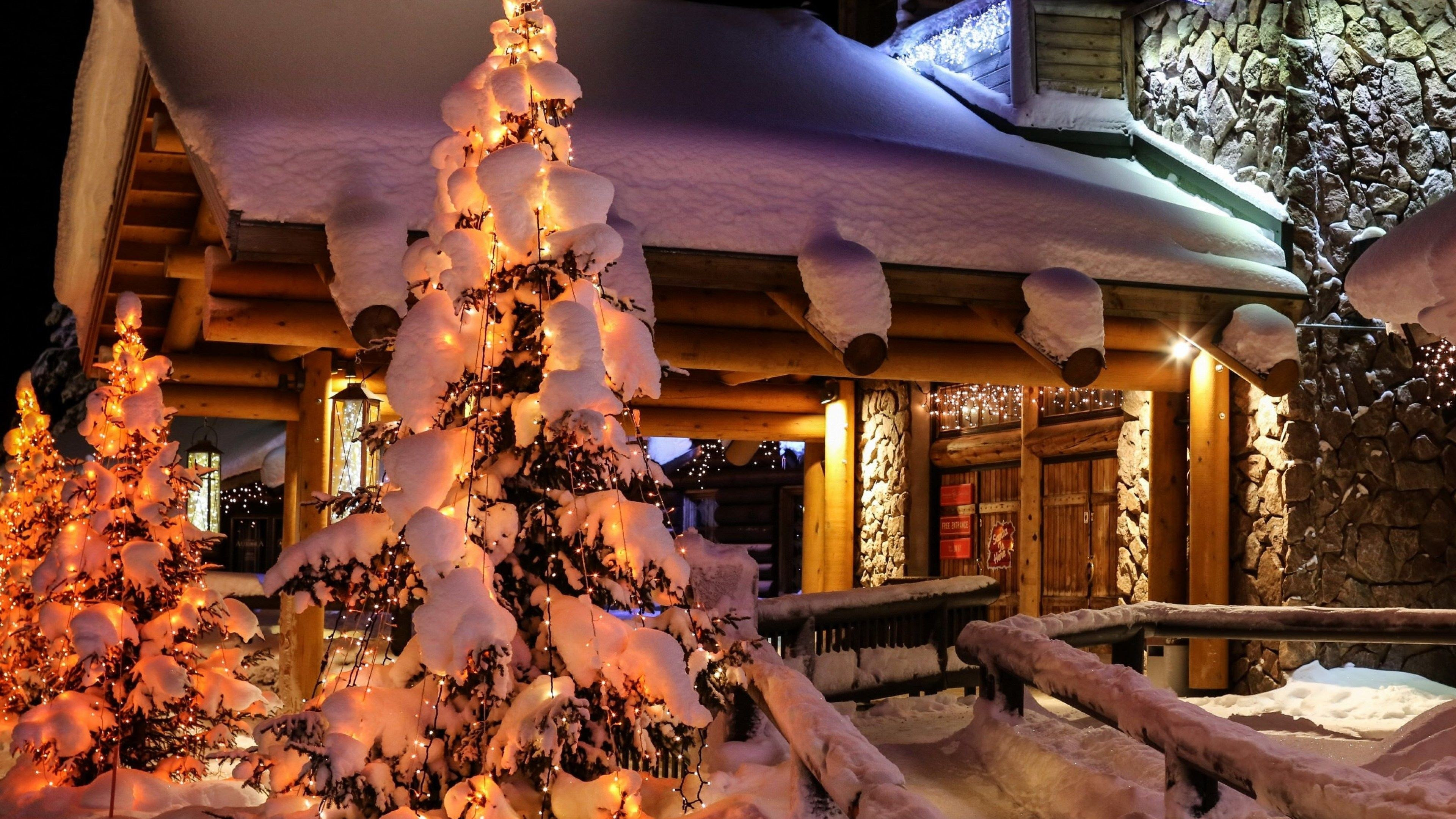 4K Christmas House Desktop Wallpaper 47559