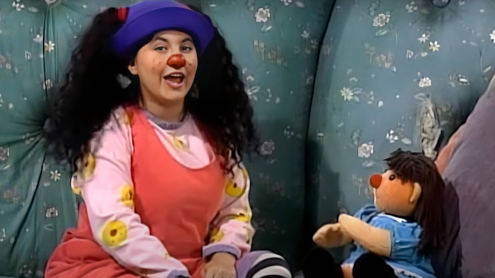 Things Only Adults Notice On The Big Comfy Couch