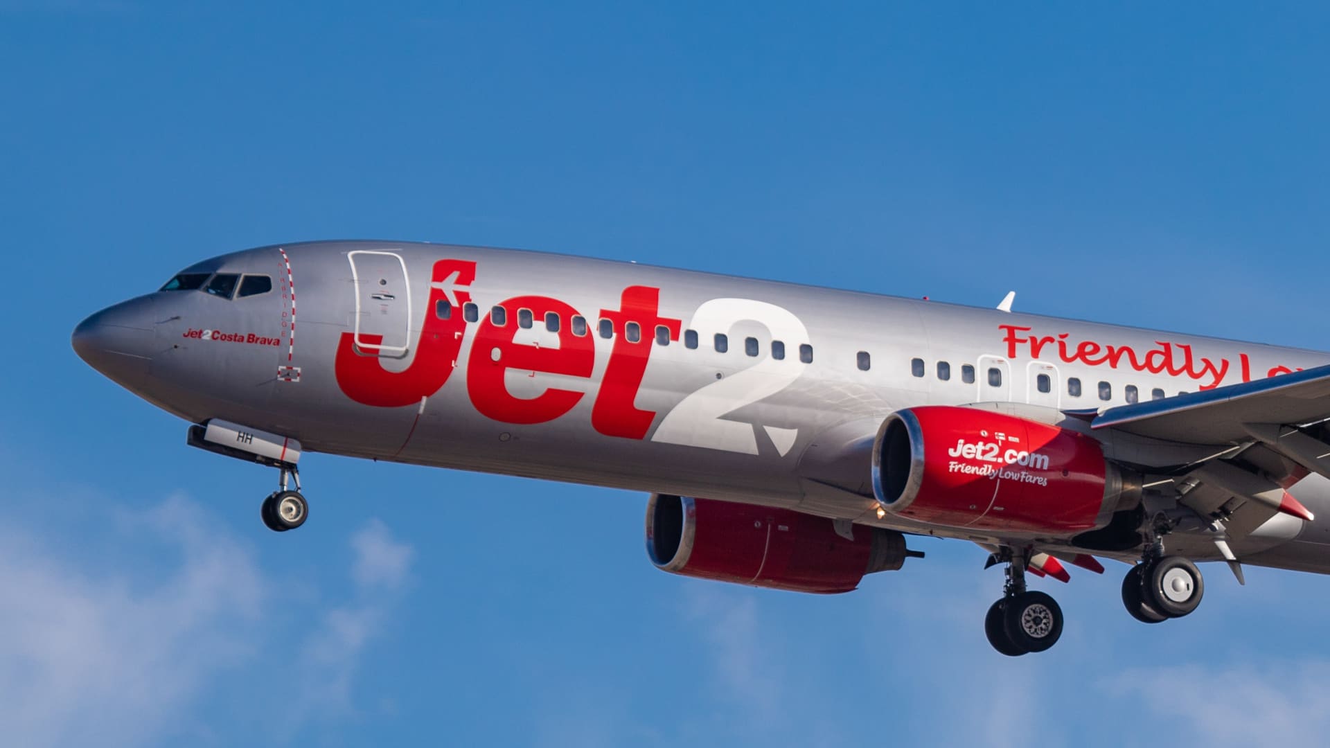$000 bill from jet2 to woman who tried to open plane doors