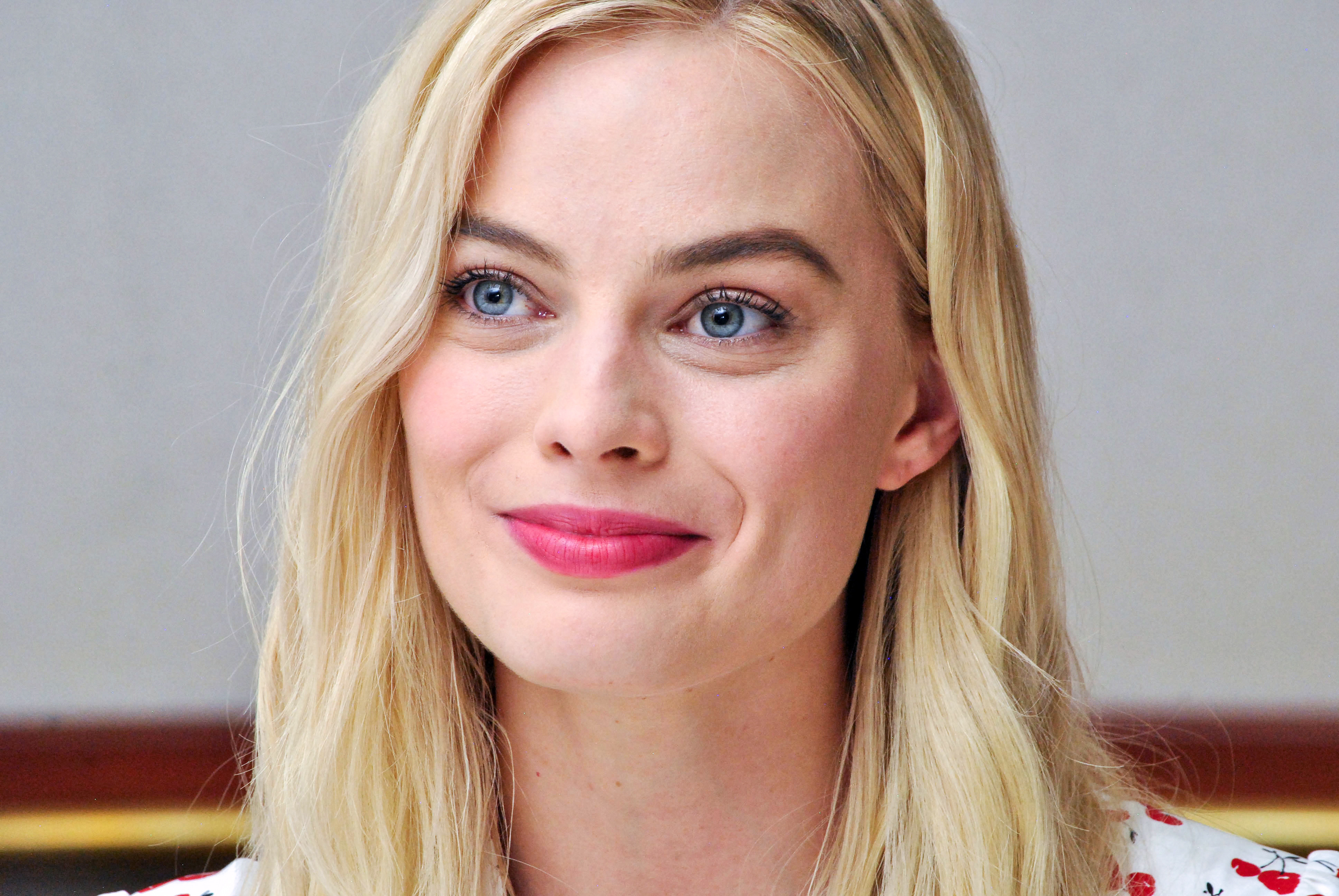 Margot Robbie Smiling 4k, HD Celebrities, 4k Wallpaper, Image, Background, Photo and Picture