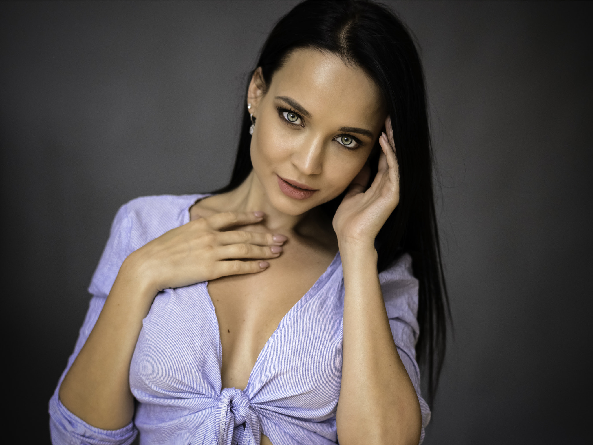 women, Angelina Petrova, model, Ukrainian, Ukrainian women, portrait, simple background, black hairx1536 Wallpaper