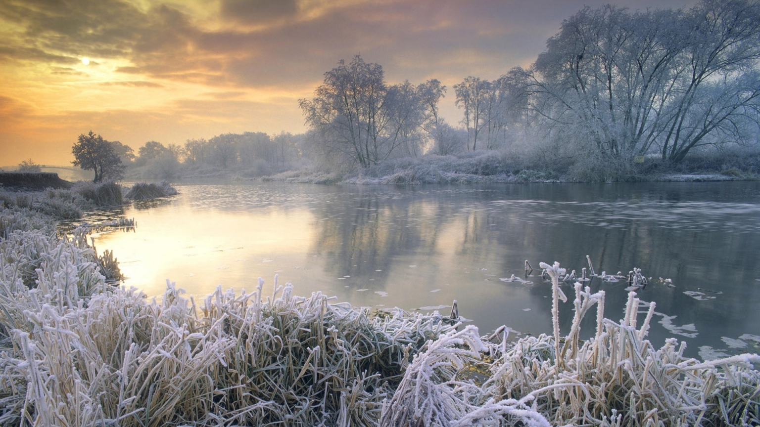Amazing Winter lake and forest 1536 x 864 HDTV Wallpaper