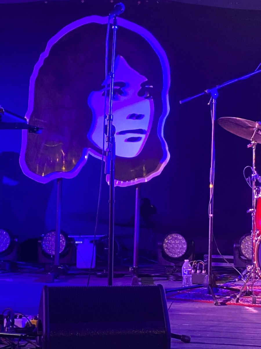 TV Girl. Tv girls, Girl posters, Pretty picture