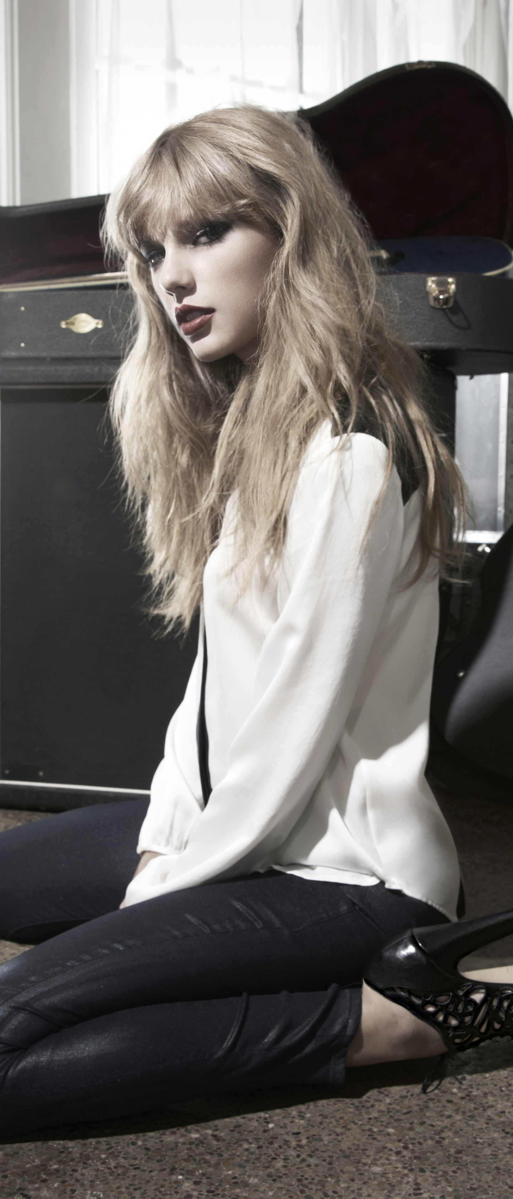 Taylor Swift iPhone Wallpaper