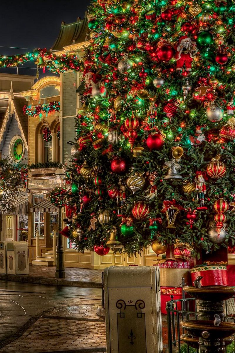 Download Wallpaper 800x1200 Tree, Gifts, Christmas, Street, Lights, Beauty, Holiday Iphone 4s 4 For Parallax HD Background