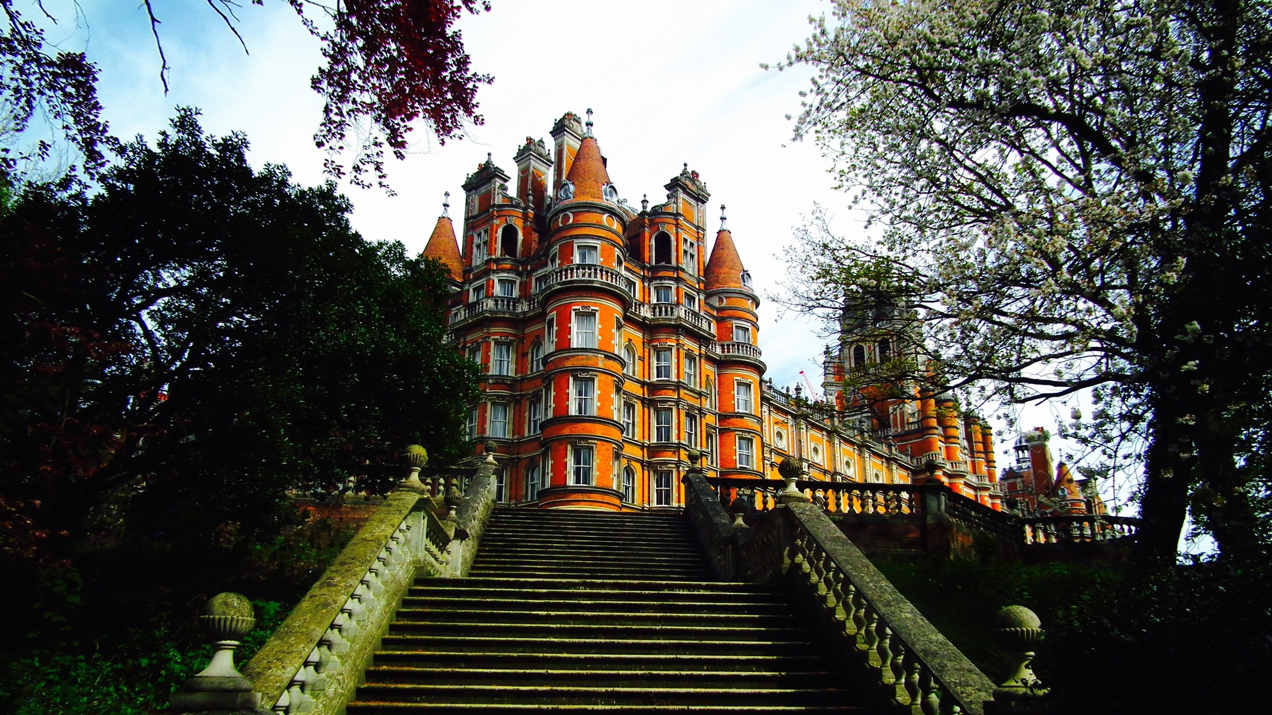 University 4K wallpaper for your desktop or mobile screen free and easy to download