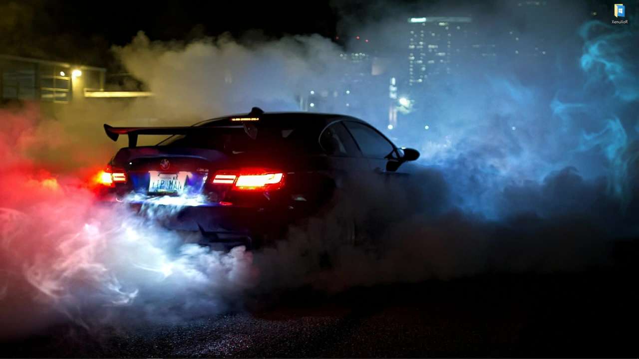 Live wallpaper Drift blue BMW, lots of smoke / interface personalization