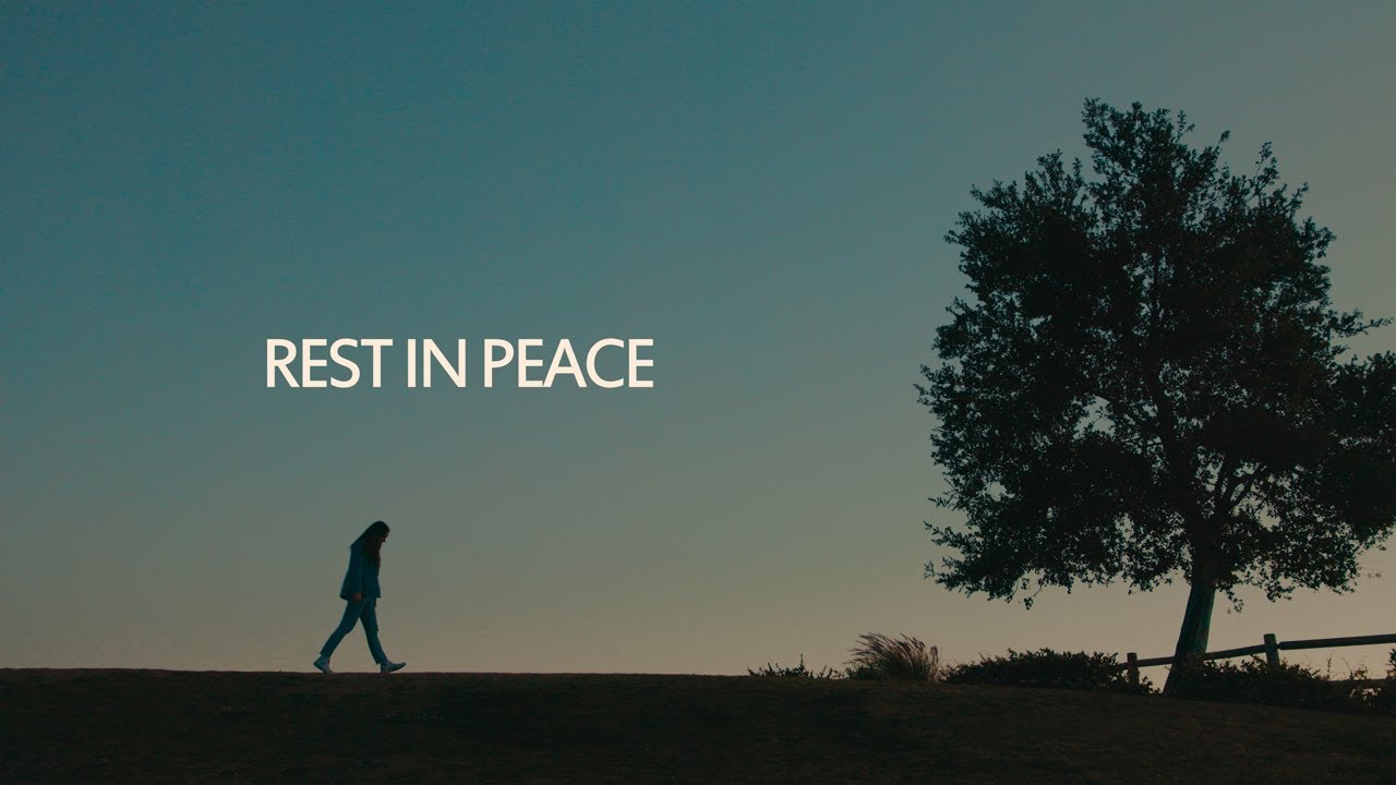 BLÜ EYES in peace (Official Lyric Video)