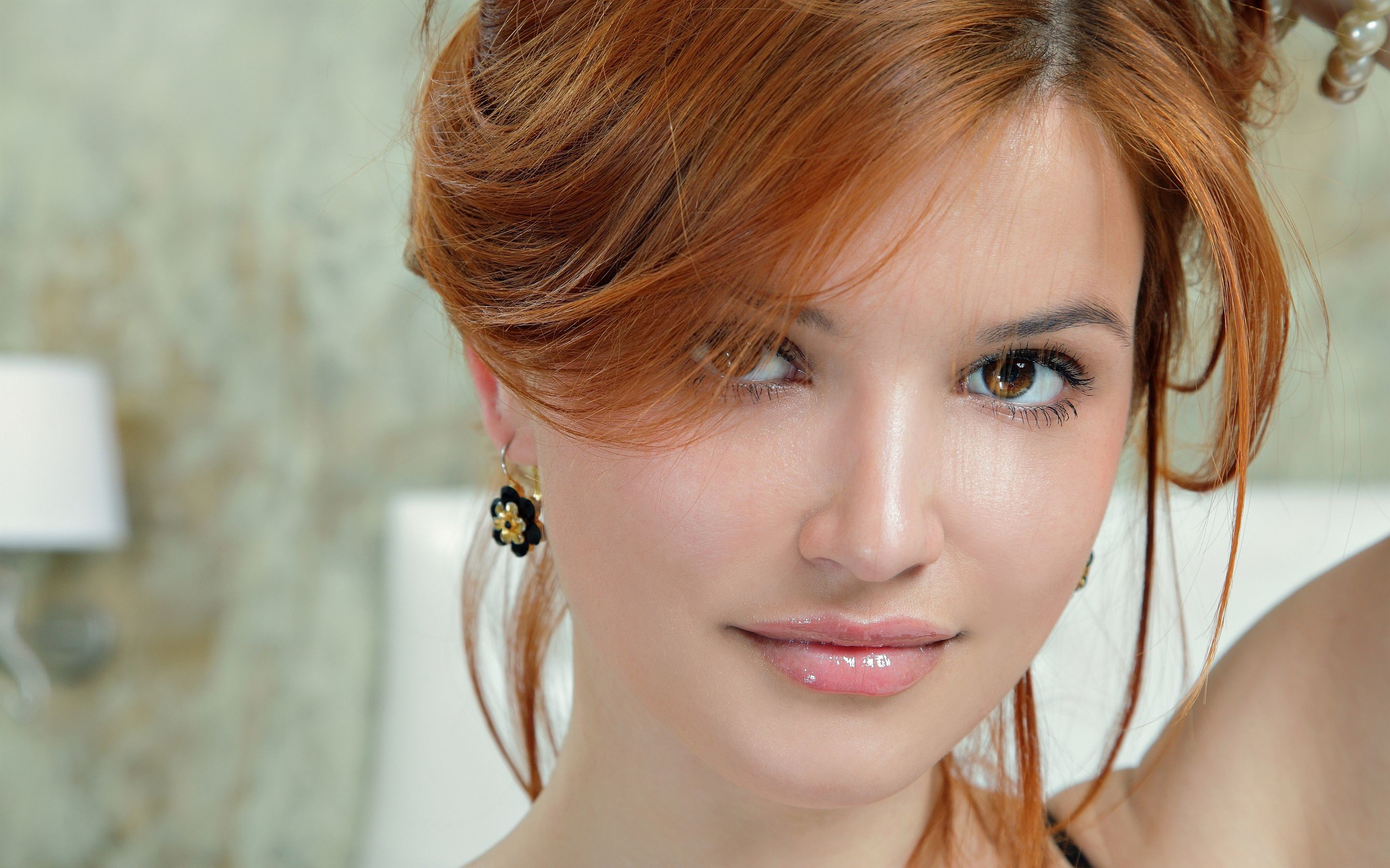 Beautiful Women HD Wallpaper