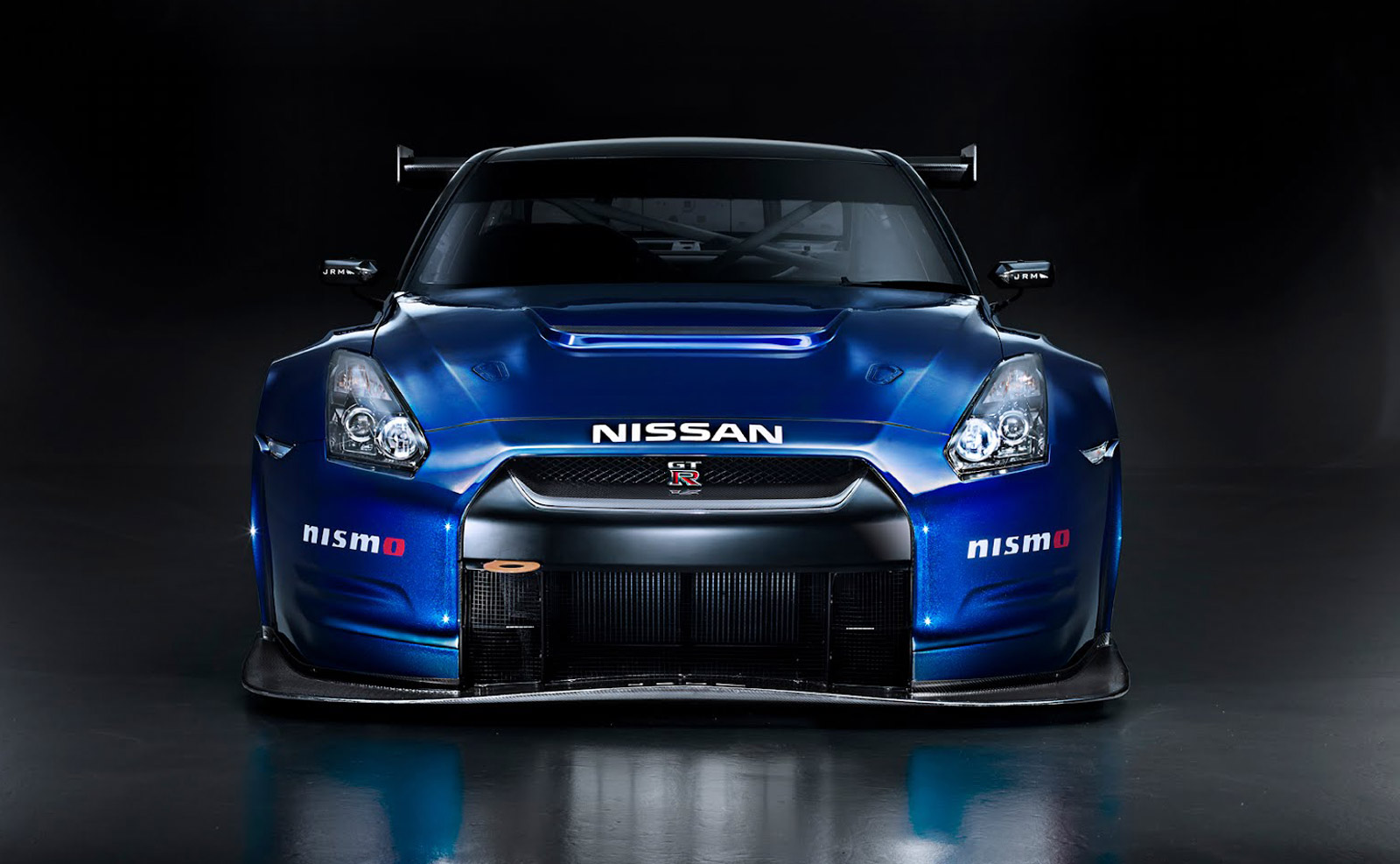 Nissan GT R Nismo GT3 Takes To The Track: Video