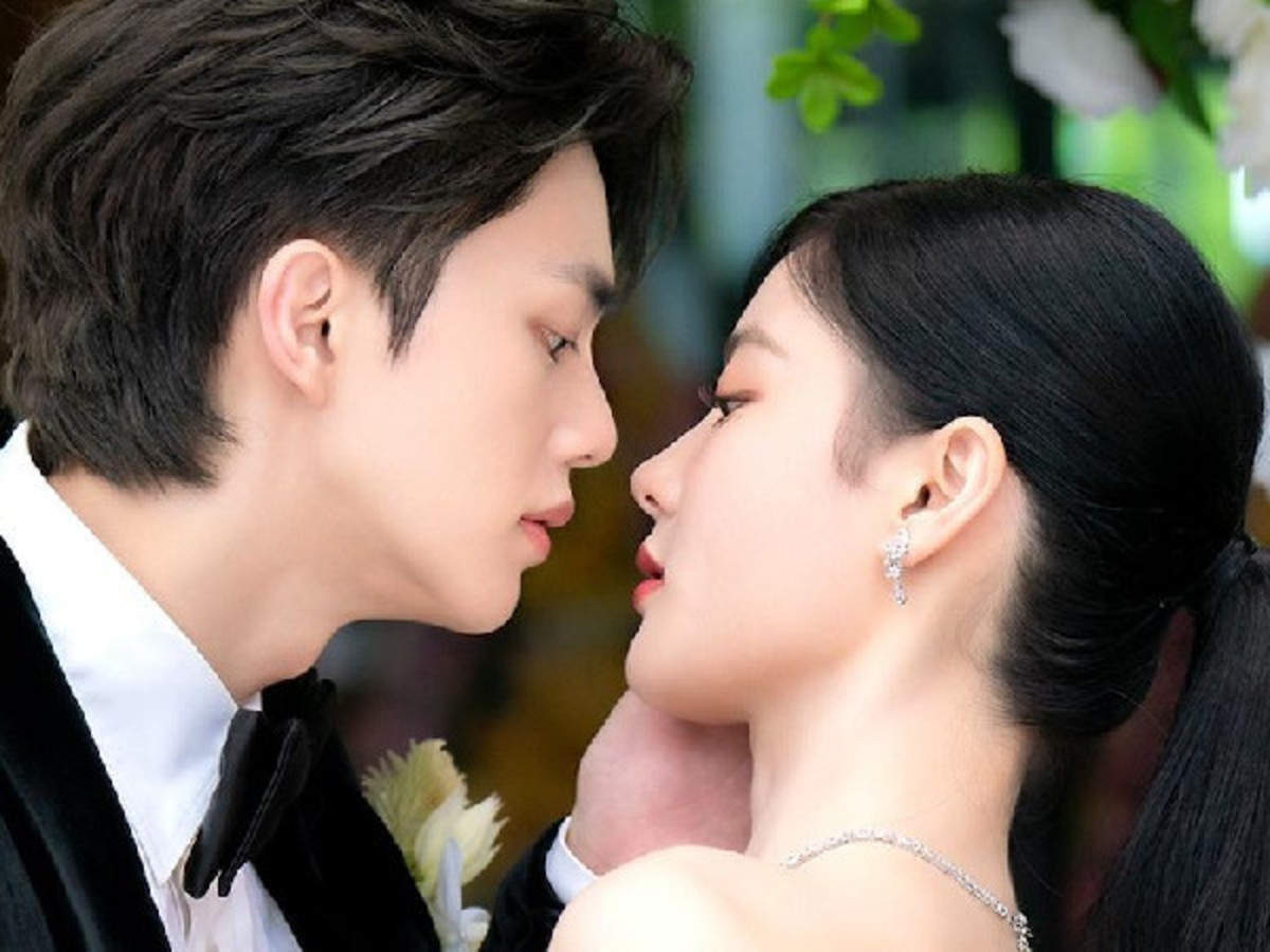 New My Demon Stills Offer A Sneak Peek Into Kim Yoo Jung's Contract Wedding With Song Kang