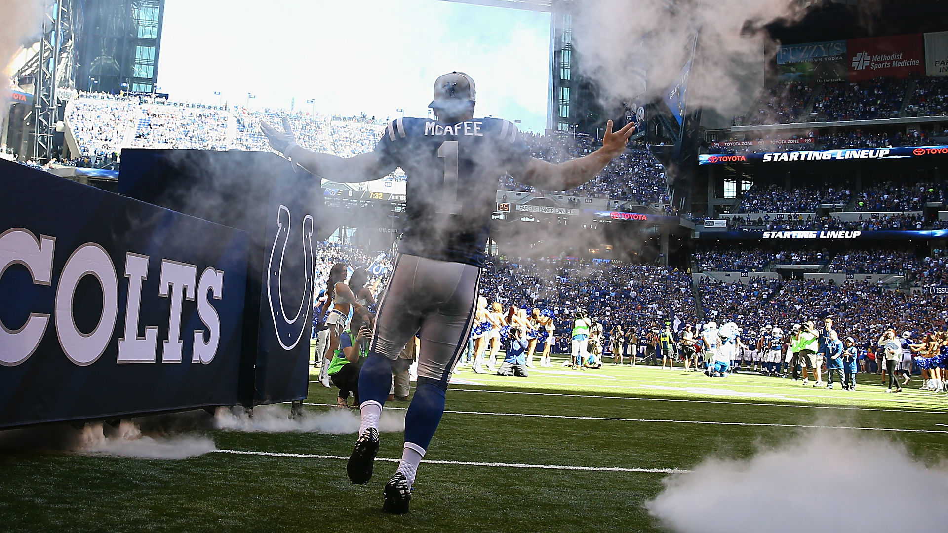 Colts' Pat McAfee spreads holiday cheer, pays electric bills for 83 families