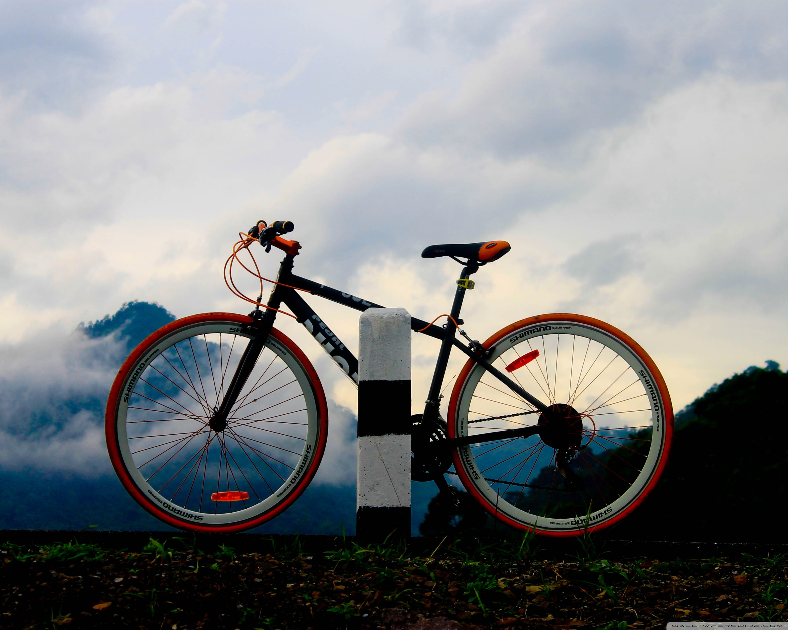 Mountain Bike Ultra HD Desktop Background Wallpaper for 4K UHD TV, Multi Display, Dual Monitor, Tablet