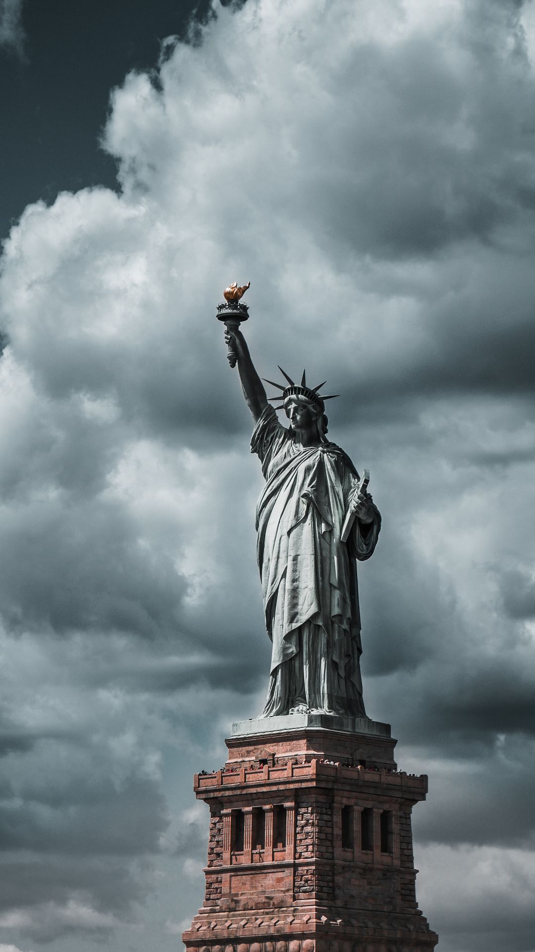 Best Statue of Liberty iPhone Wallpaper