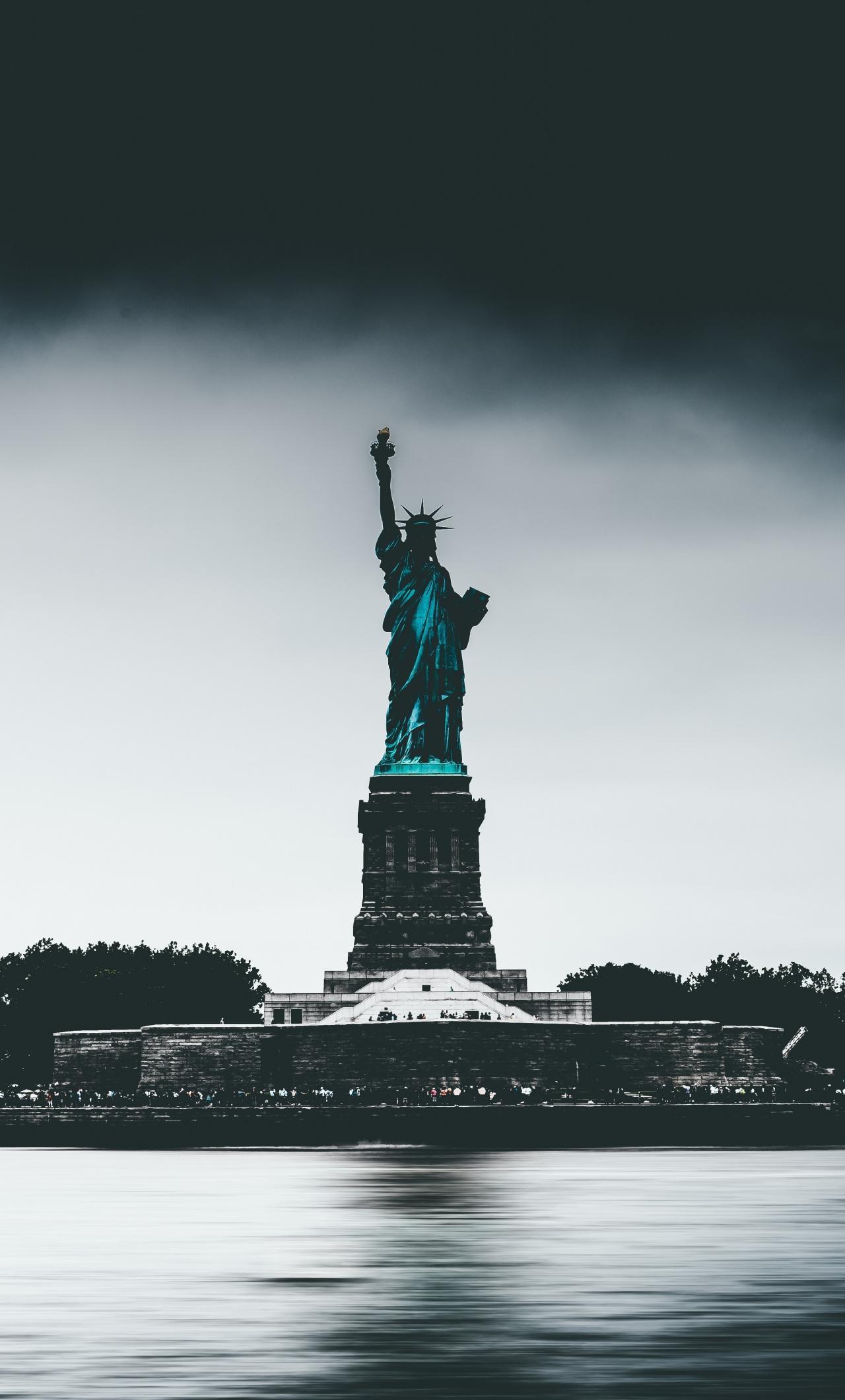 Download wallpaper 1280x2120 statue of liberty, city, new york, iphone 6 plus, 1280x2120 HD background, 10391