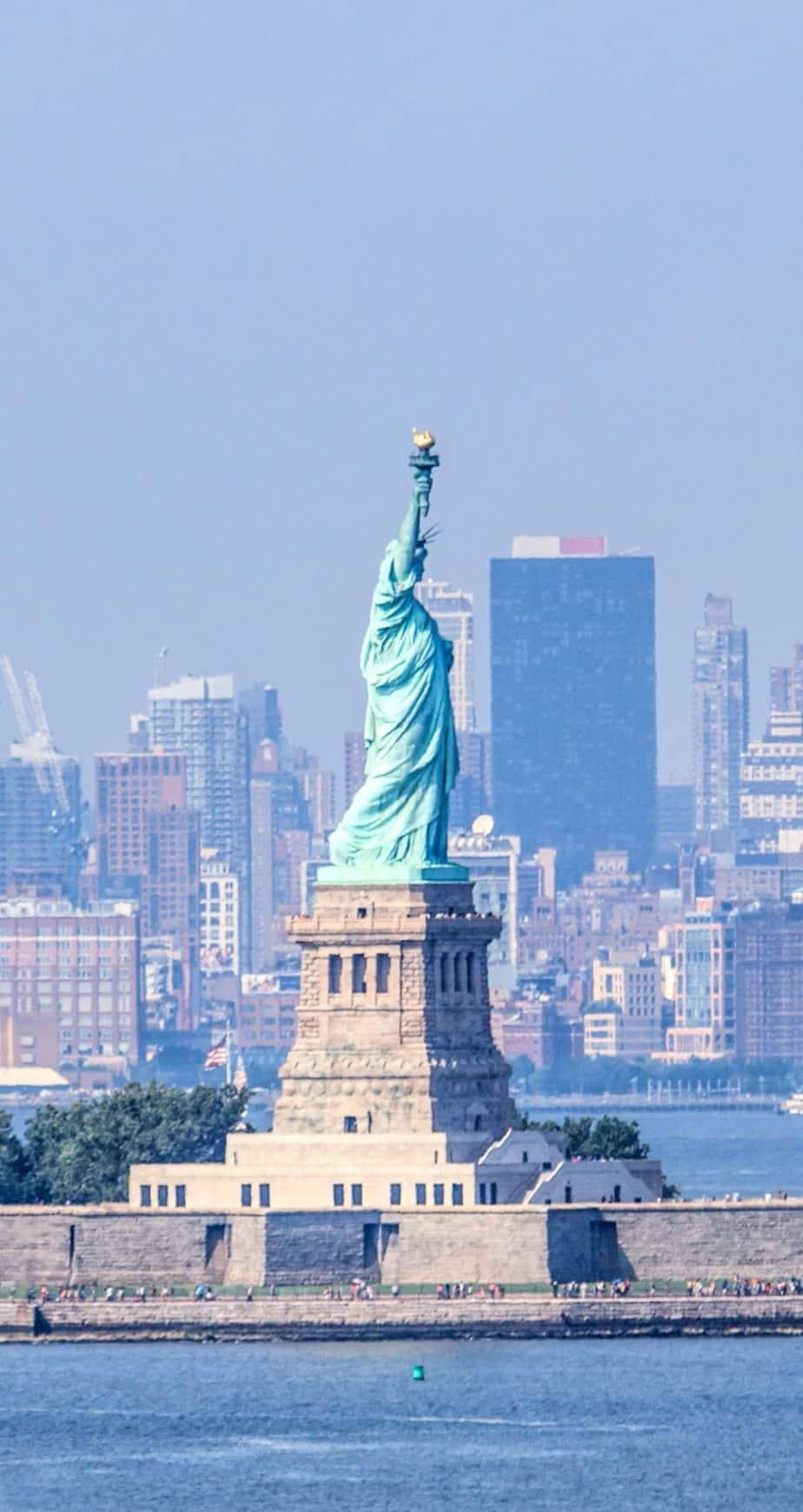 HD iPhone Statue Of Liberty Wallpaper
