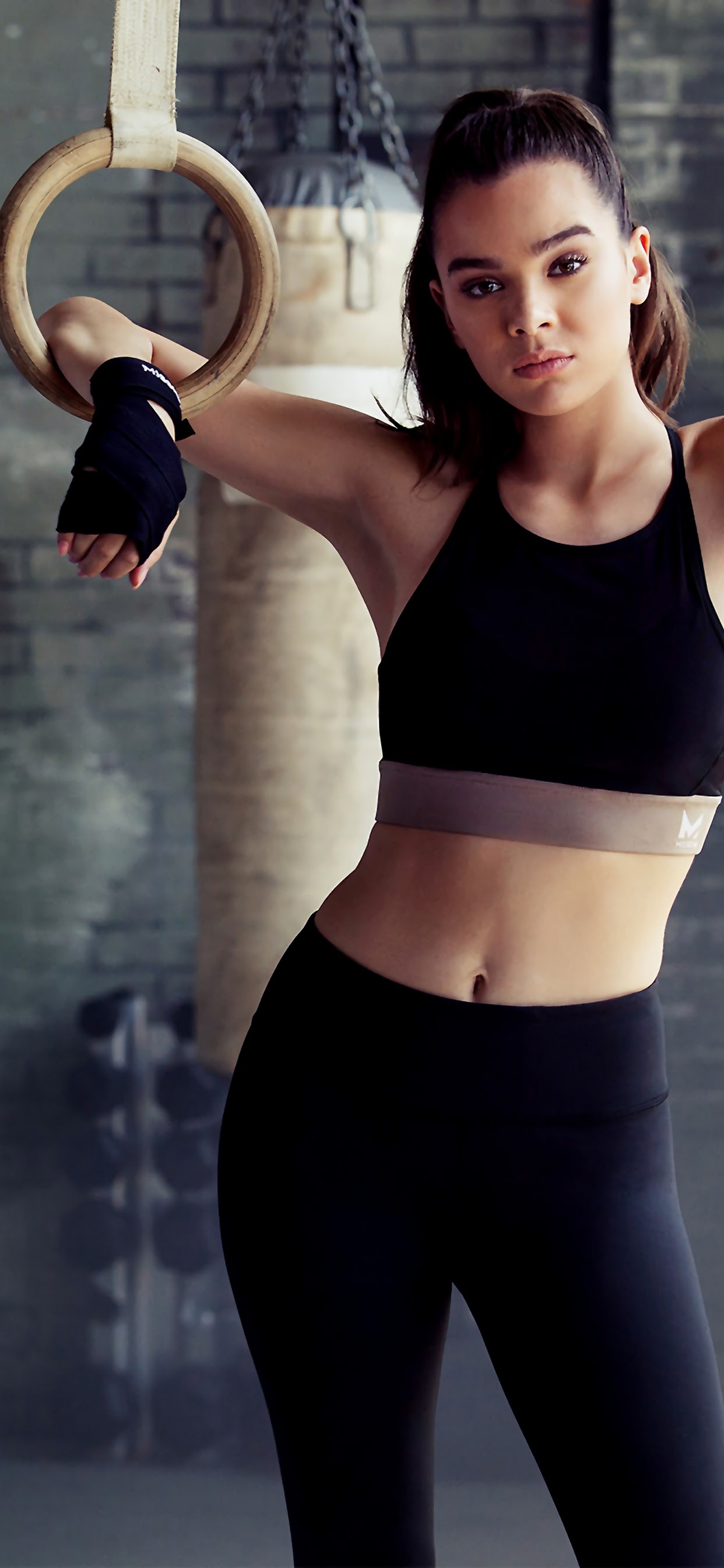 Hailee Steinfeld Fitness Workout Brunette Girl 4K Wallpaper