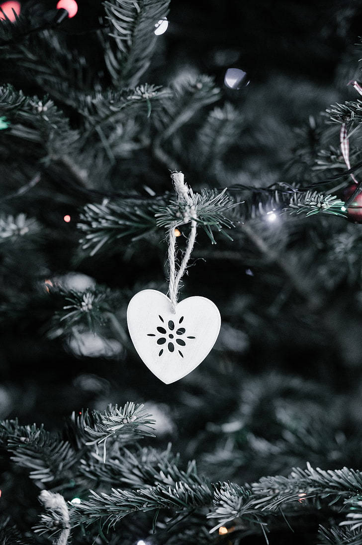 Download White Heart On Christmas Tree Wallpaper