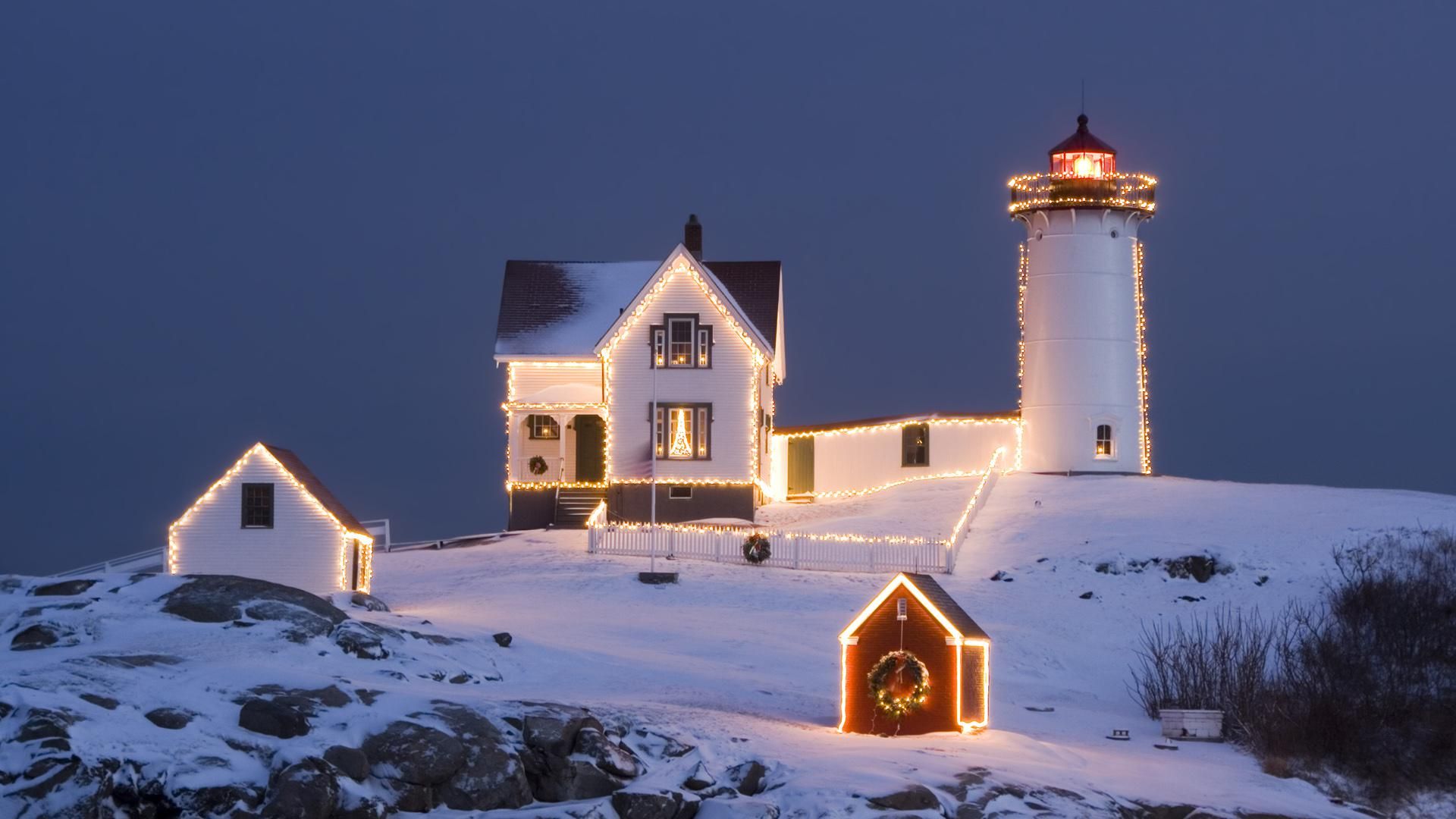 A Cosy Christmas Lighthouse Scene [1920x1080]. Christmas wallpaper, Christmas house lights, Desktop wallpaper background