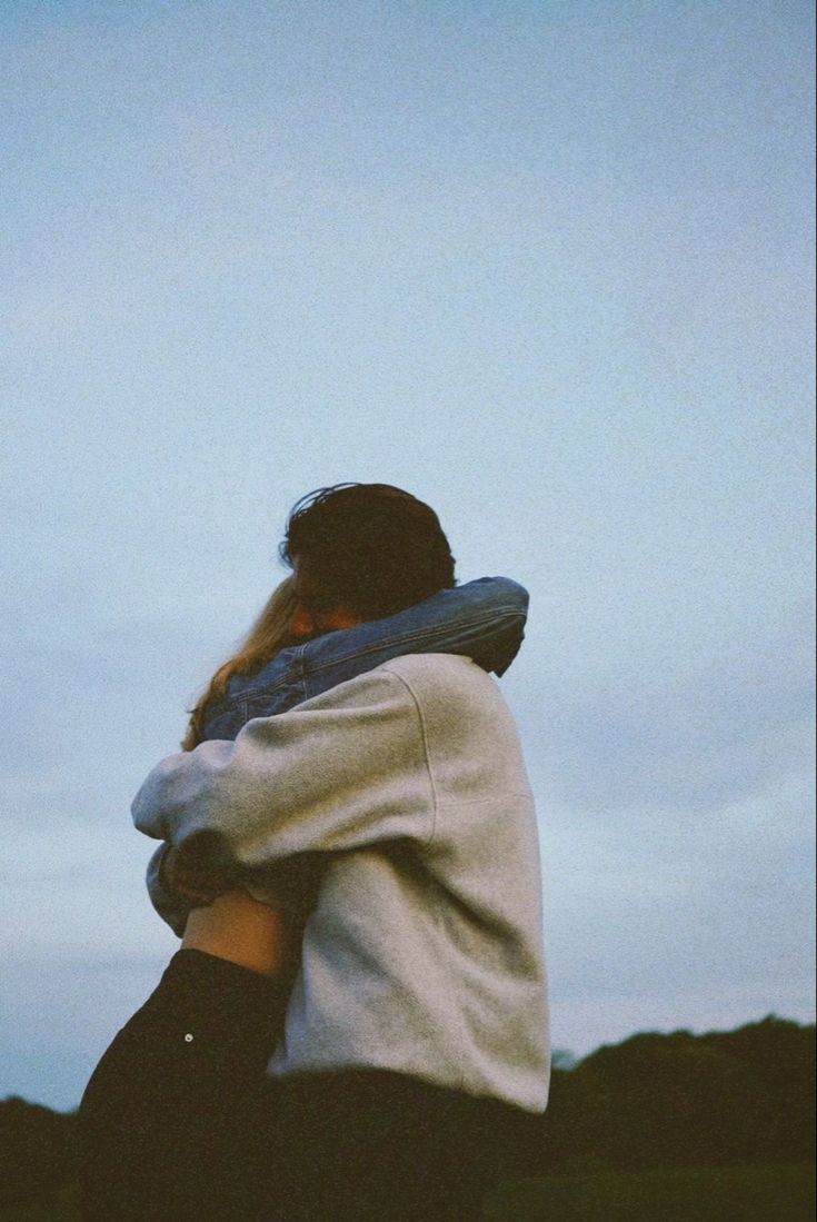 carysoneil on VSCO. Cute hug, Hug photo, Hugging couple