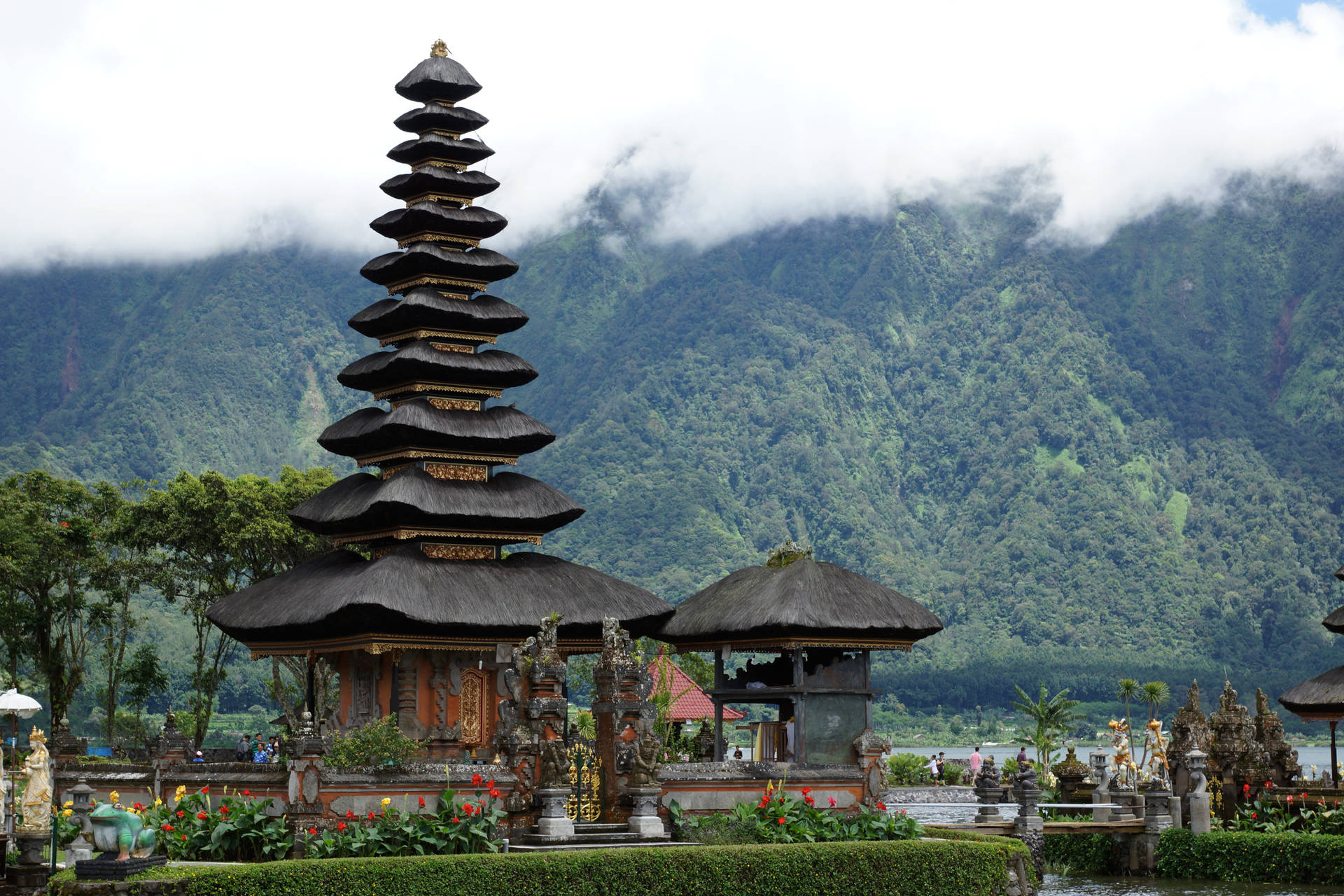 Download Indonesia Mountain Temple Wallpaper