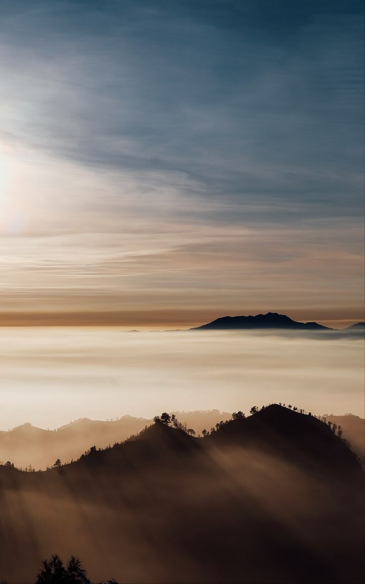 Wallpaper indonesia mountains peaks fog clouds. Rundreise, Indonesien, Morgen bilder
